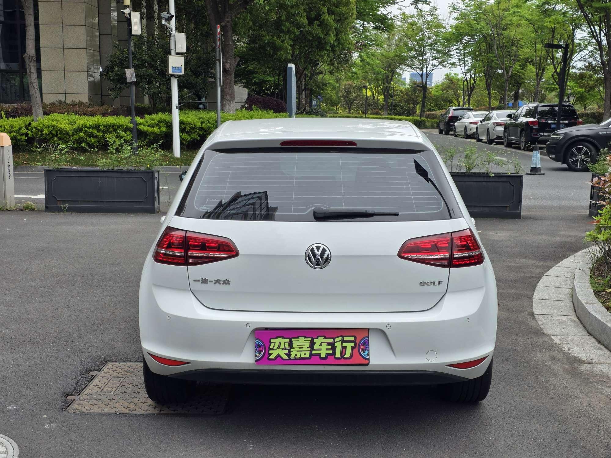 Volkswagen Golf Sportsvan 2017 thumb 3