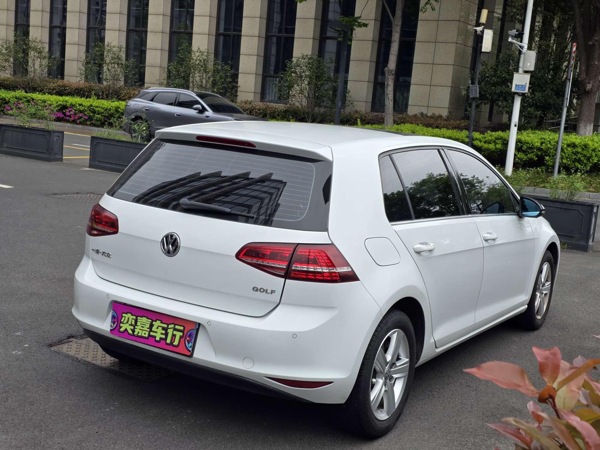 Volkswagen Golf Sportsvan 2017 thumb 4