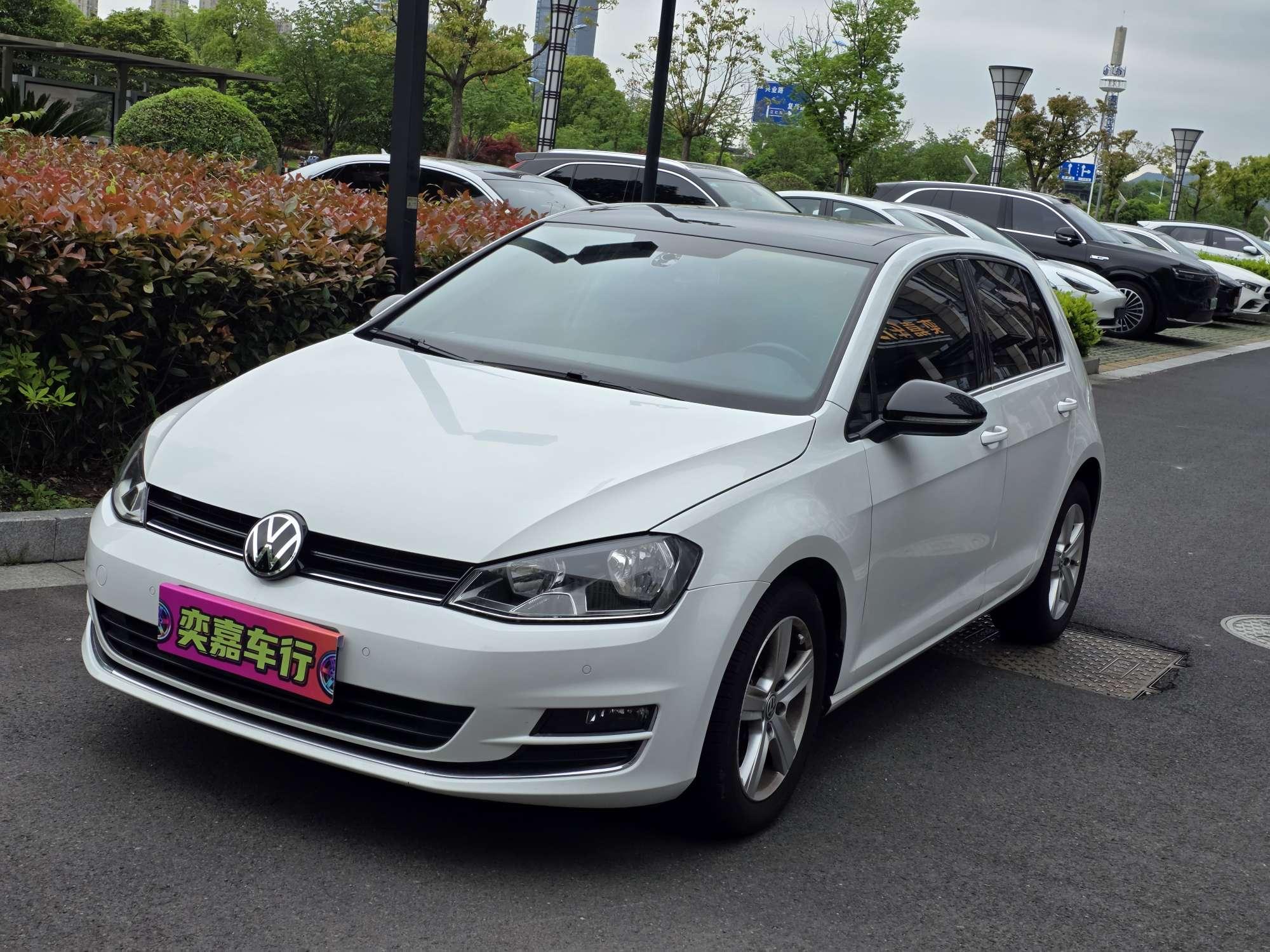 Volkswagen Golf Sportsvan 2017 thumb 9