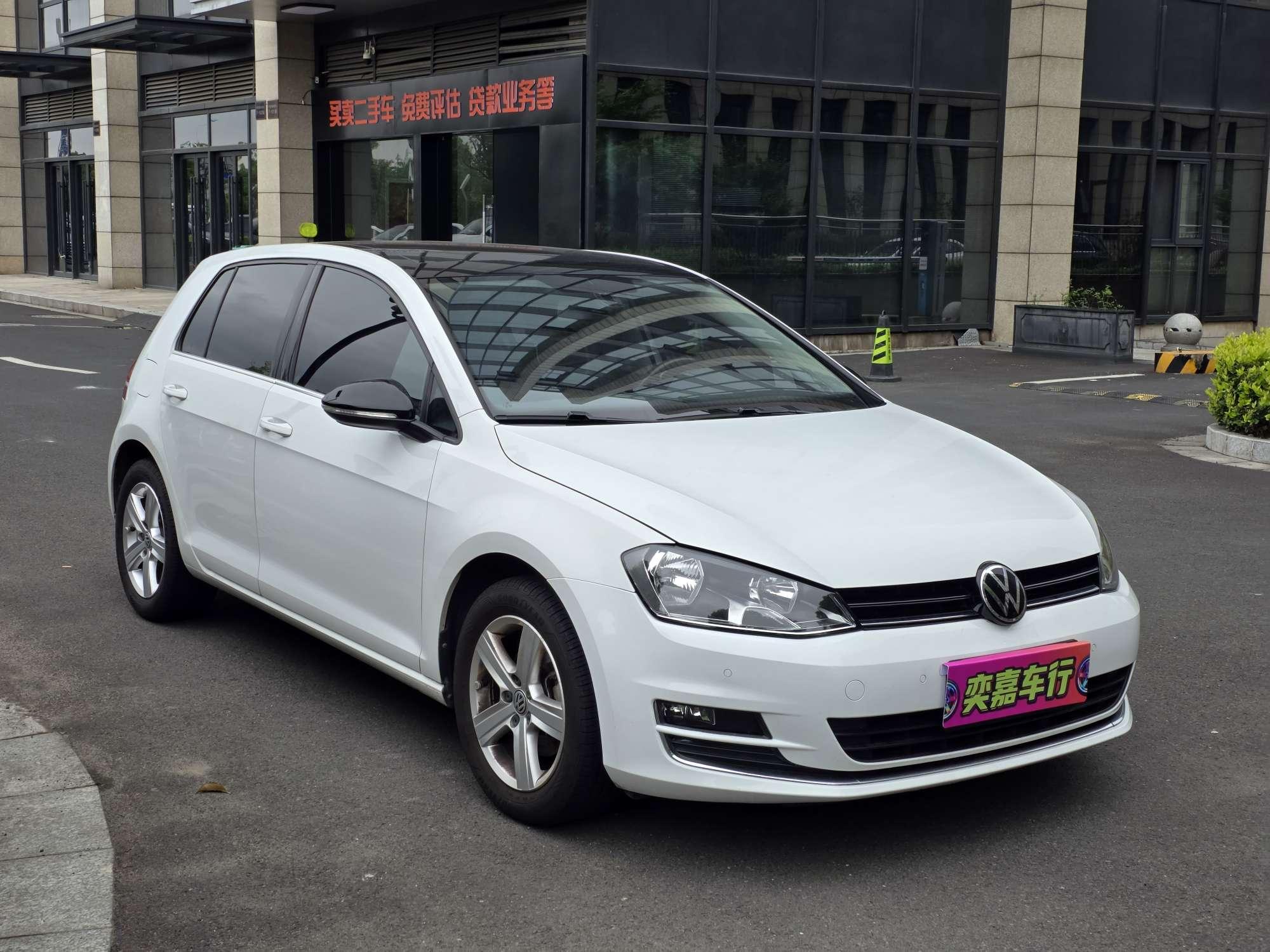 Volkswagen Golf Sportsvan 2017 thumb 11