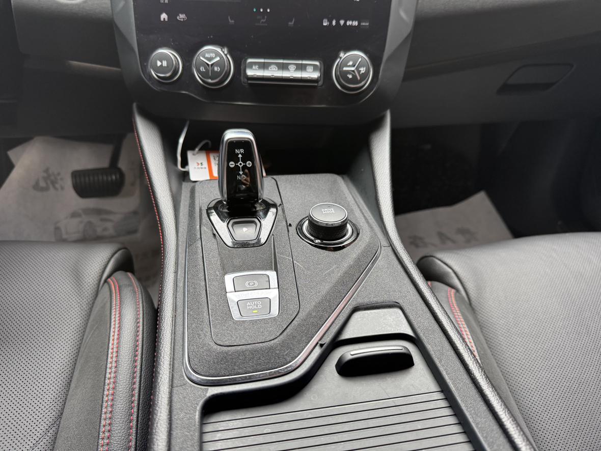 Lynk & Co 03 2019 thumb 11