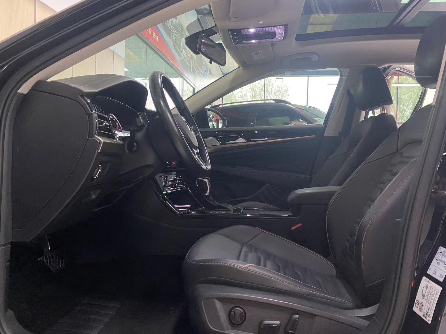 Volkswagen Passat (North America and China) 2020 thumb 6