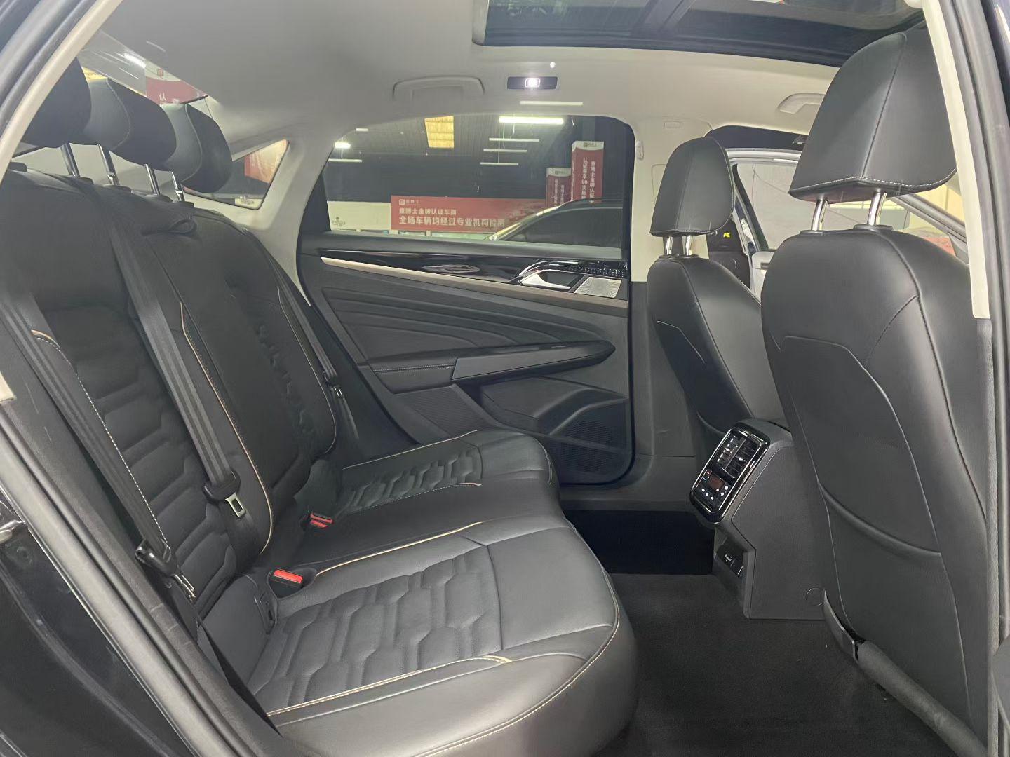 Volkswagen Passat (North America and China) 2020 thumb 7