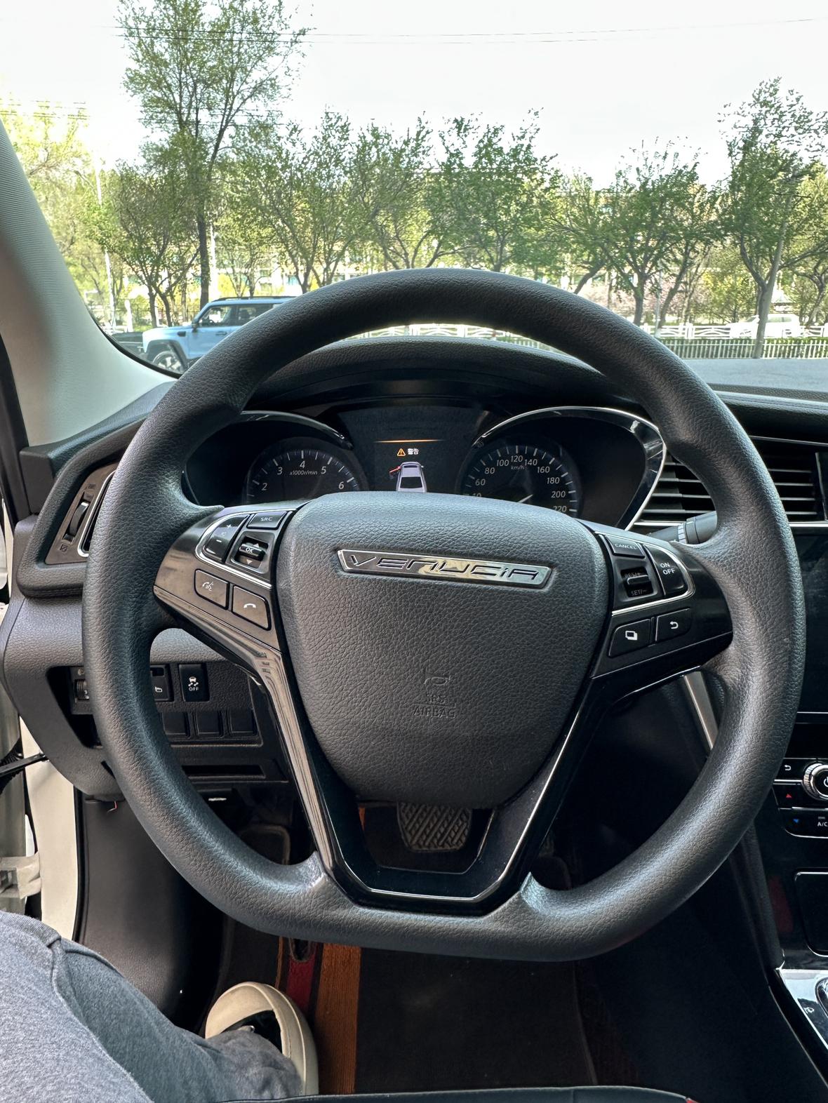 Venucia D60 2018 thumb 10