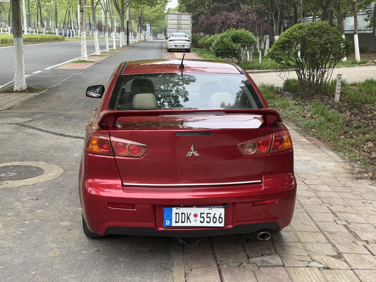 Mitsubishi Yi Shen 2011 thumb 3