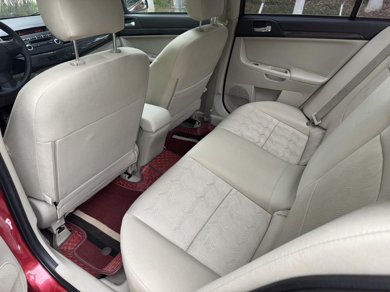 Mitsubishi Yi Shen 2011 thumb 7