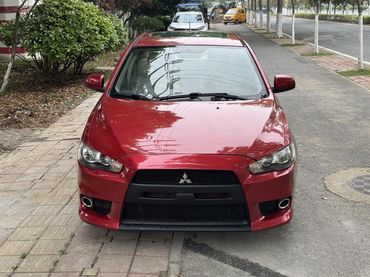 Mitsubishi Yi Shen 2011 thumb 9