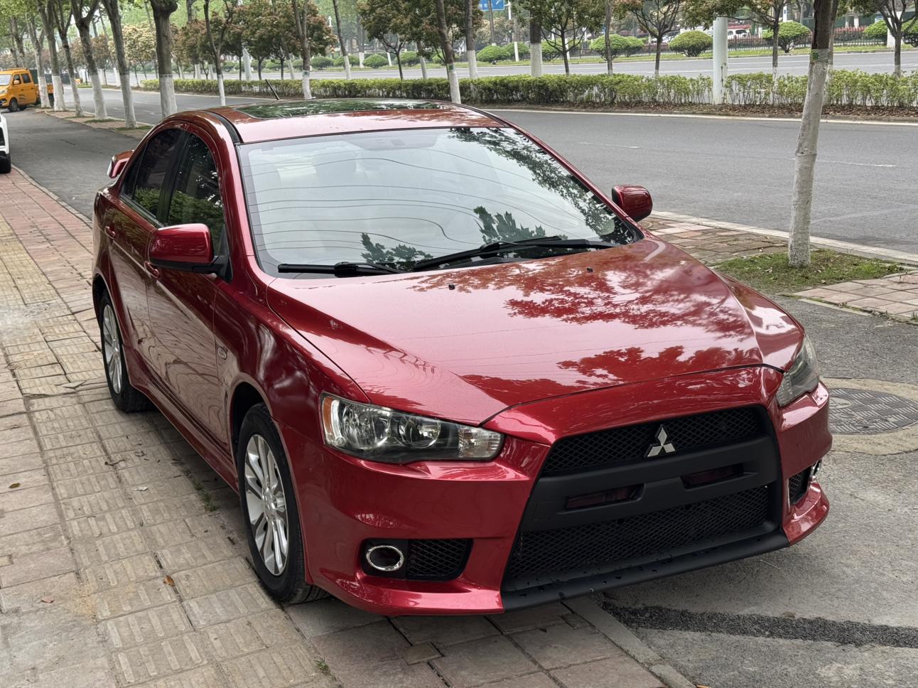 Mitsubishi Yi Shen 2011 thumb 10