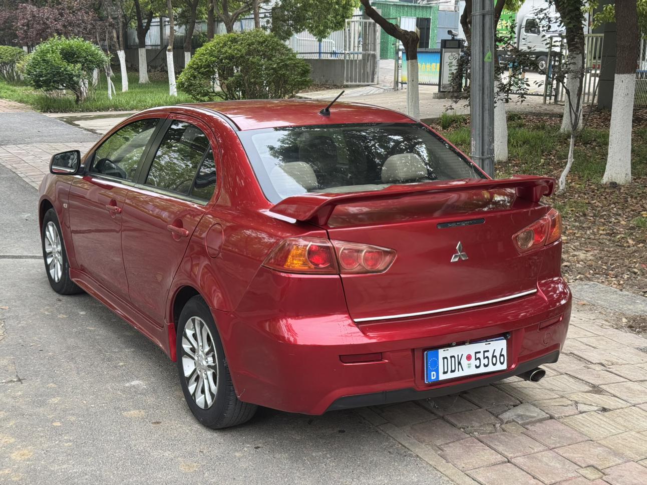 Mitsubishi Yi Shen 2011 thumb 11