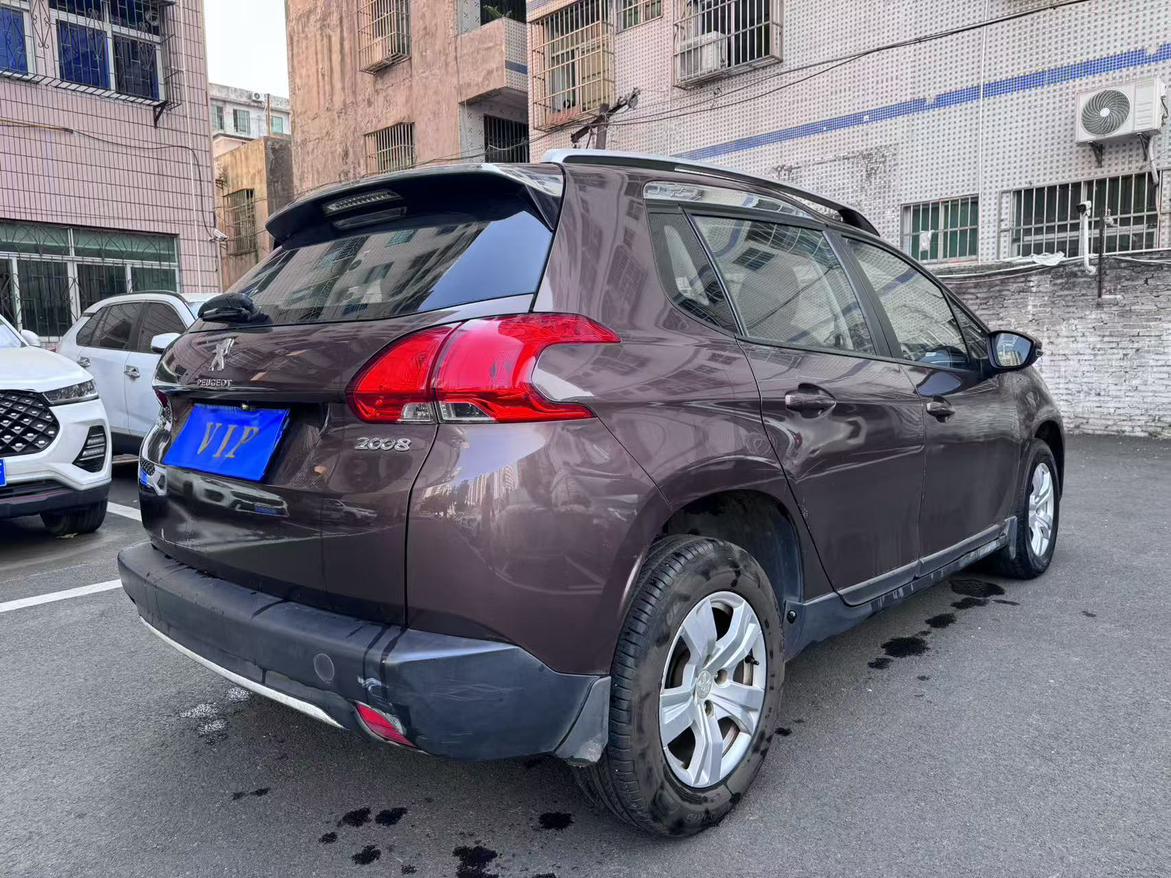 Peugeot 2008 2015 thumb 4