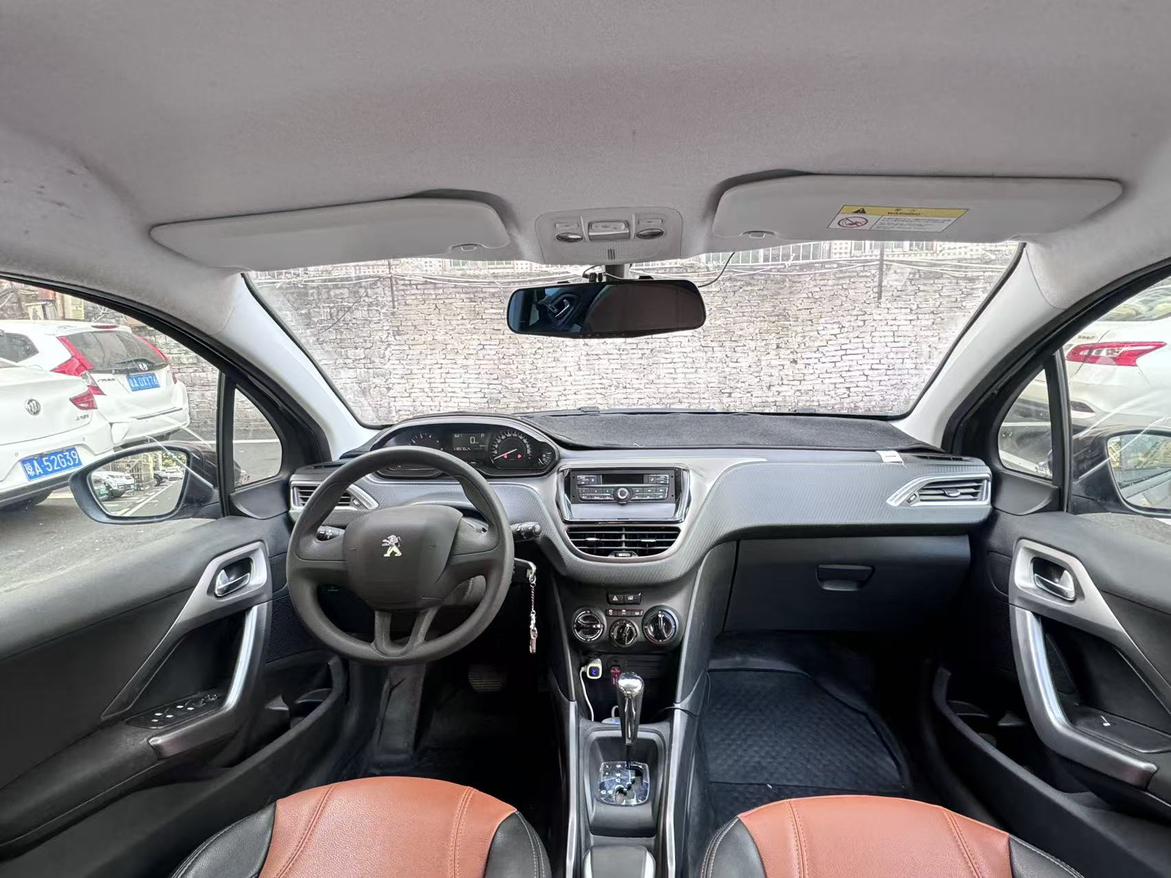 Peugeot 2008 2015 thumb 5
