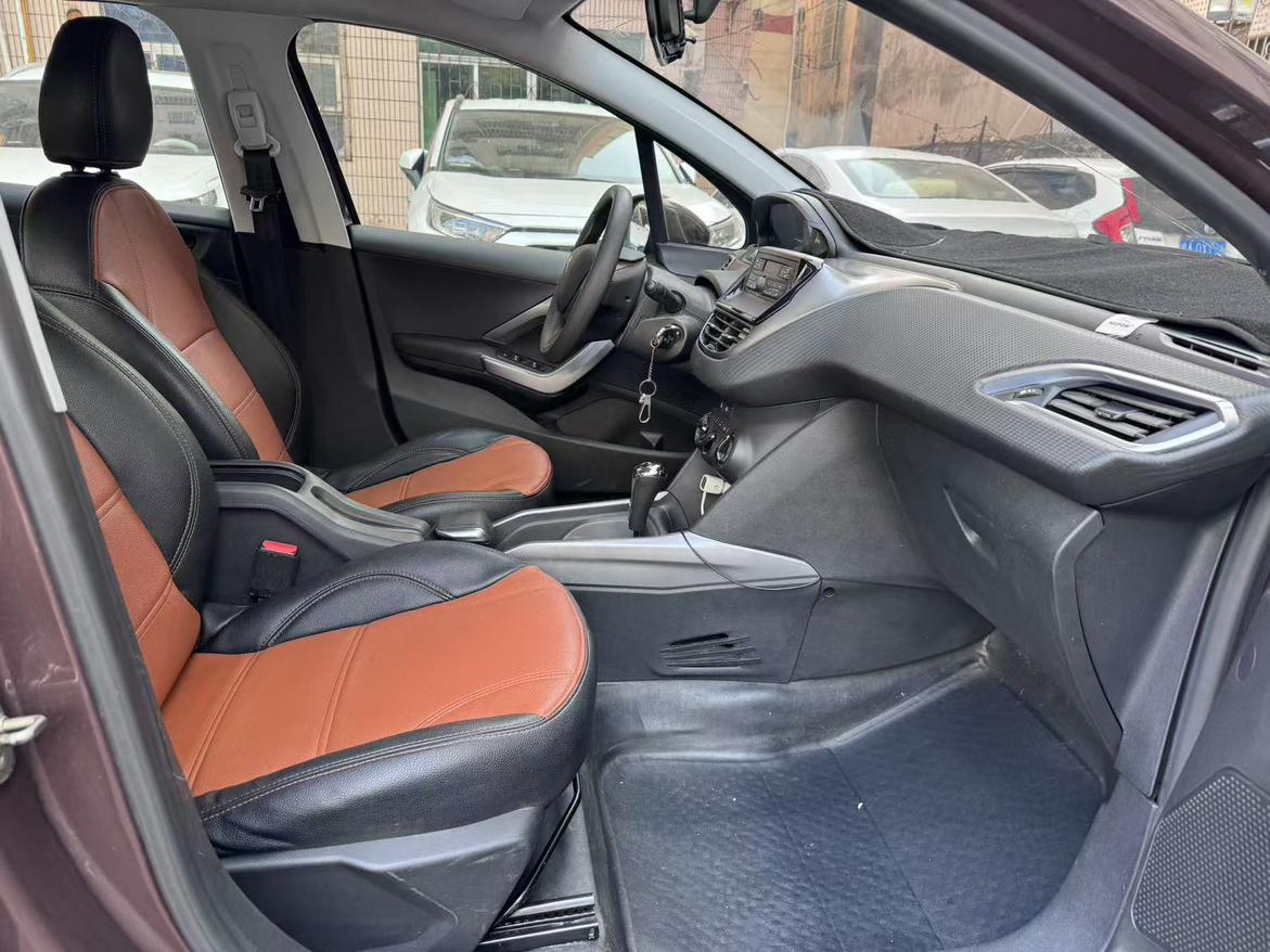 Peugeot 2008 2015 thumb 6