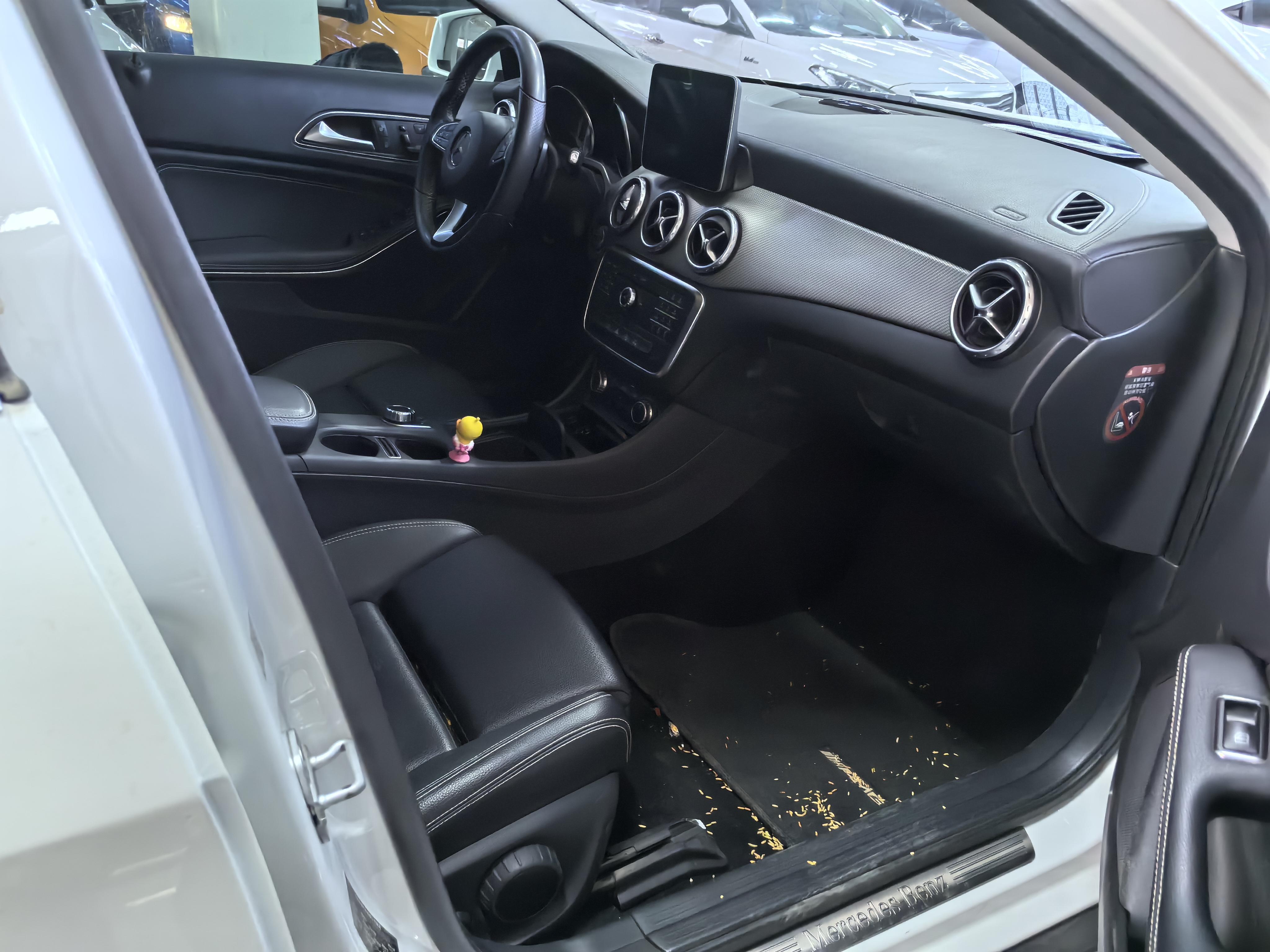 Mercedes-Benz GLA 2016 thumb 5