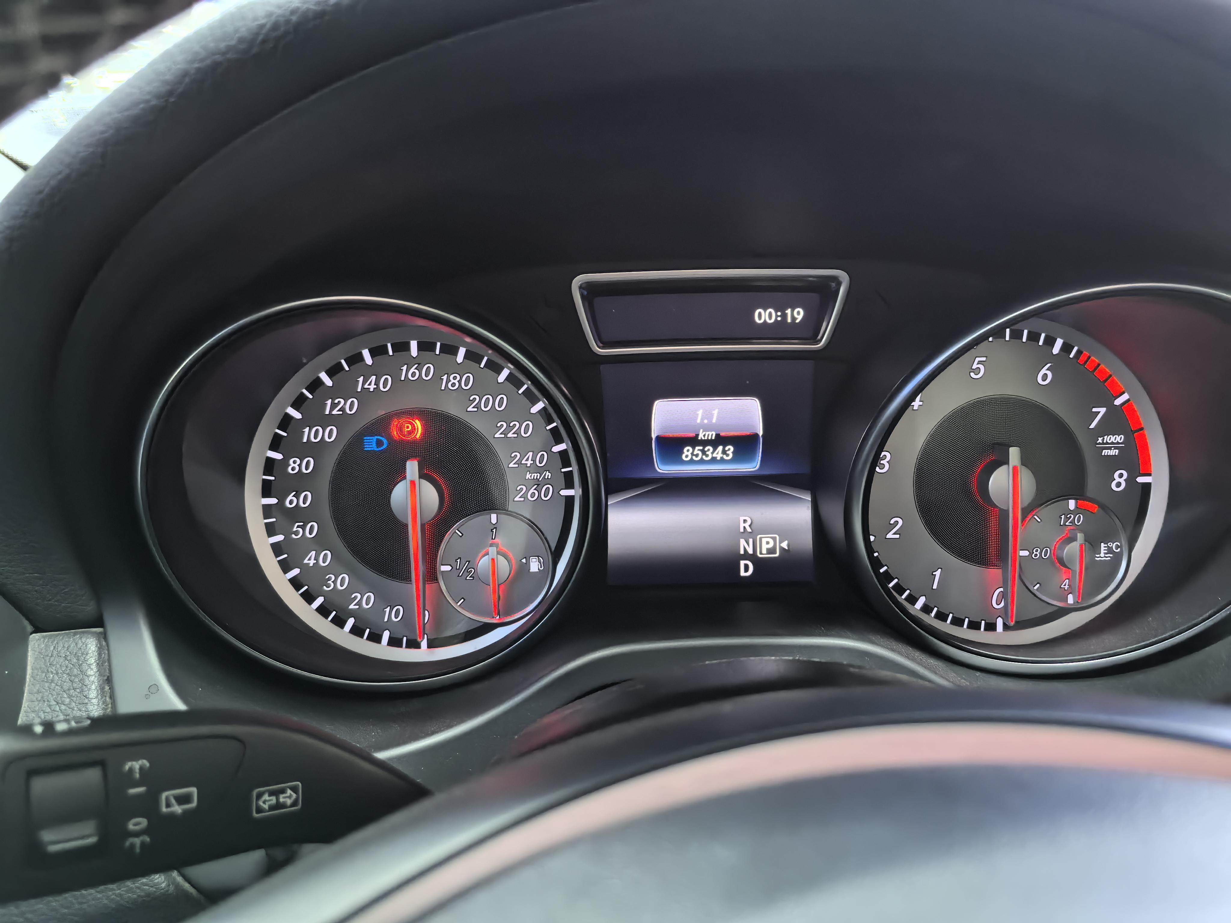 Mercedes-Benz GLA 2016 thumb 8