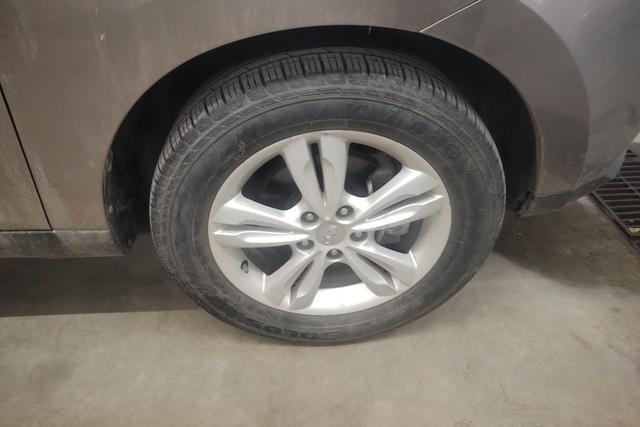 Hyundai ix35 2010 thumb 6