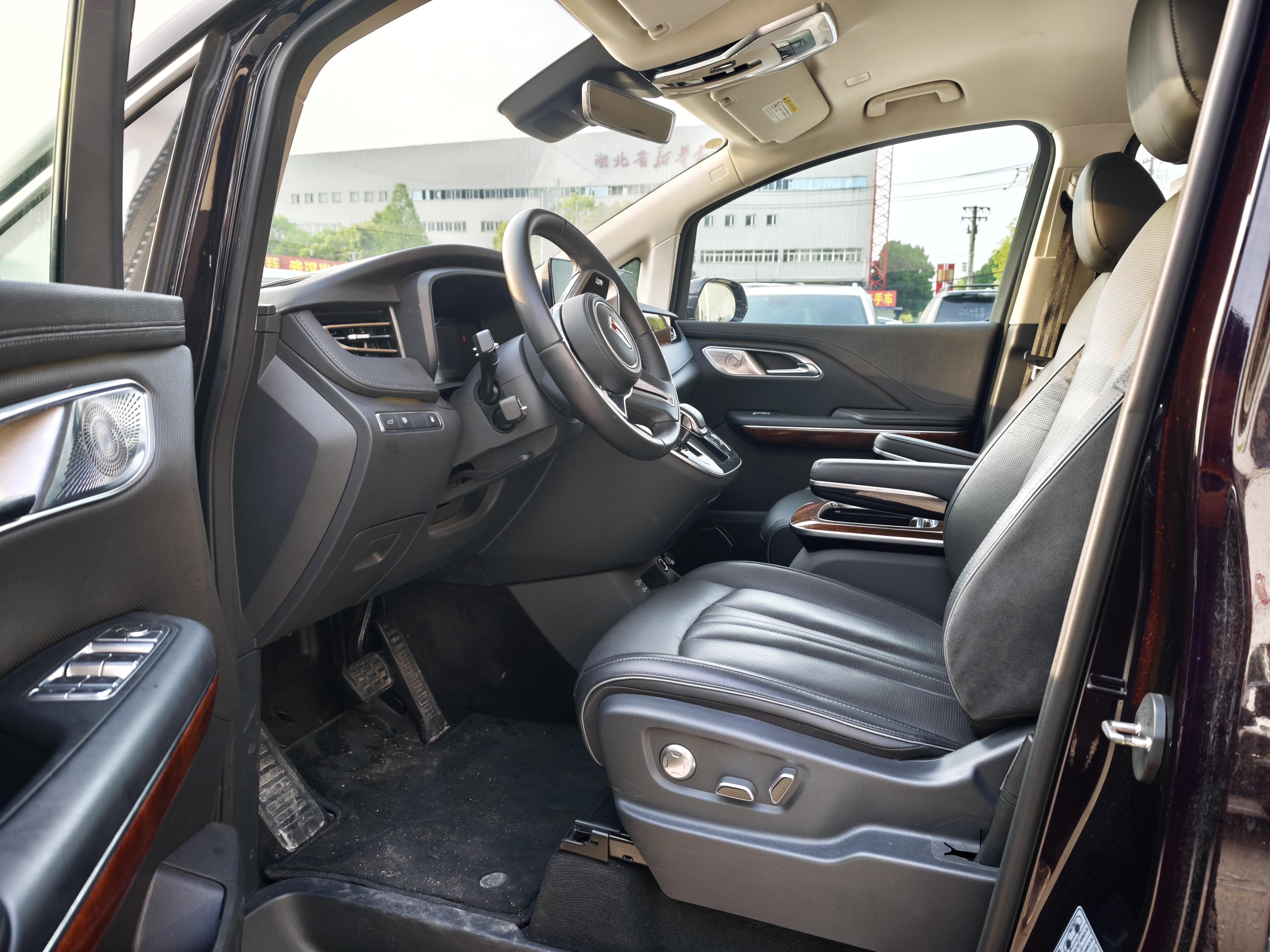 Hongqi HQ9 PHEV 2024 thumb 11