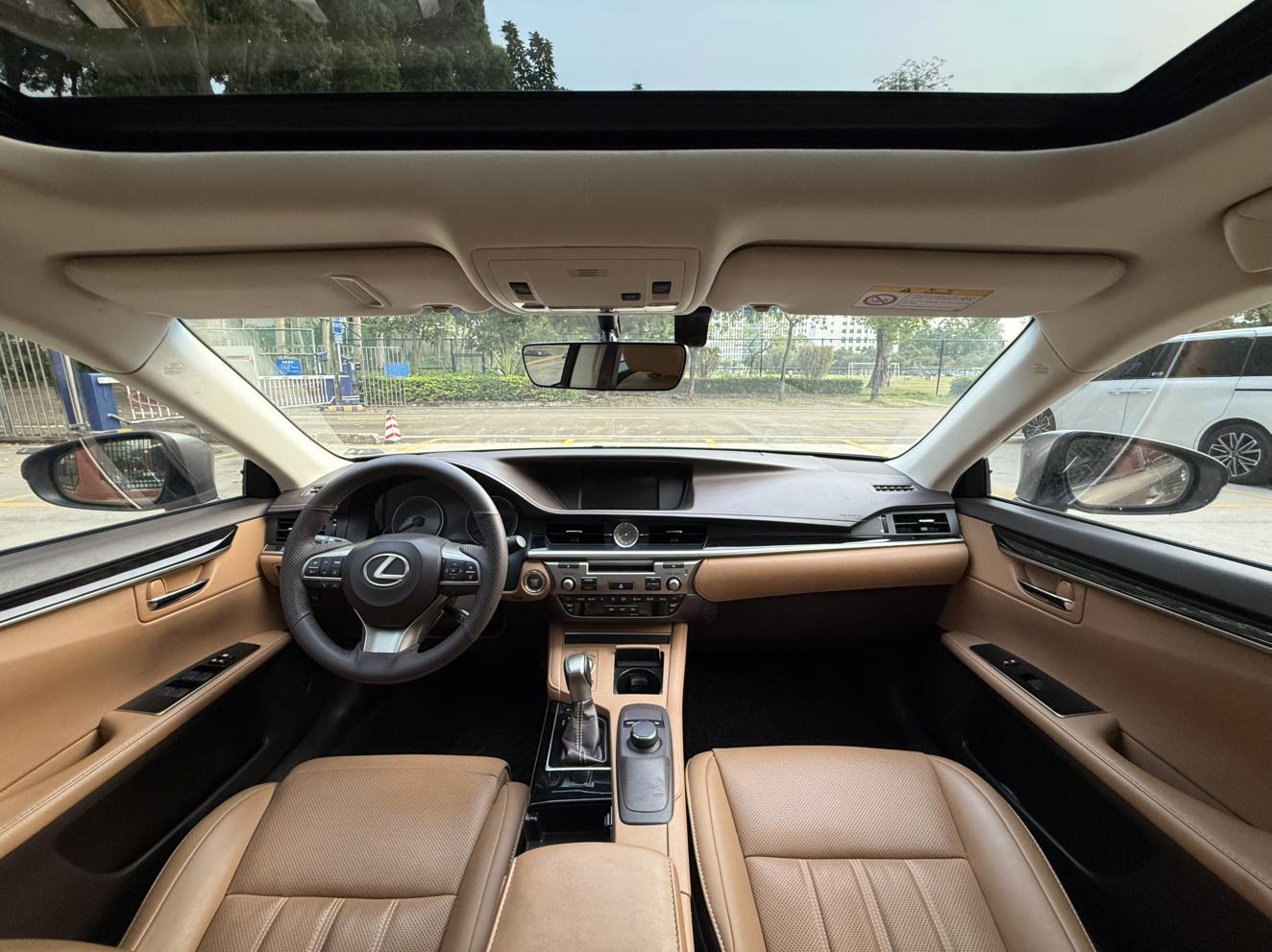 Lexus ES 2015 thumb 4