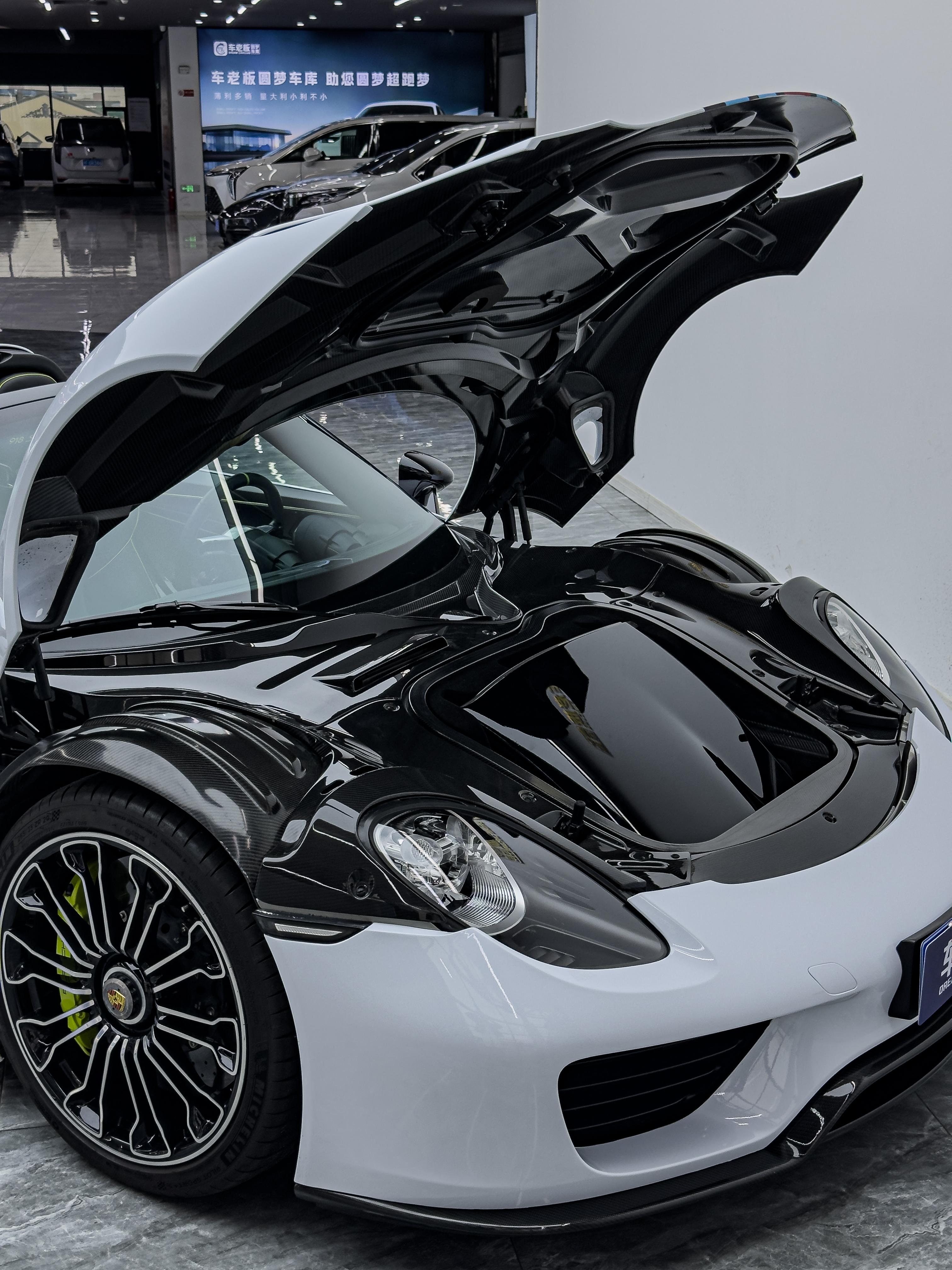Porsche 918 Spyder 2014 thumb 11