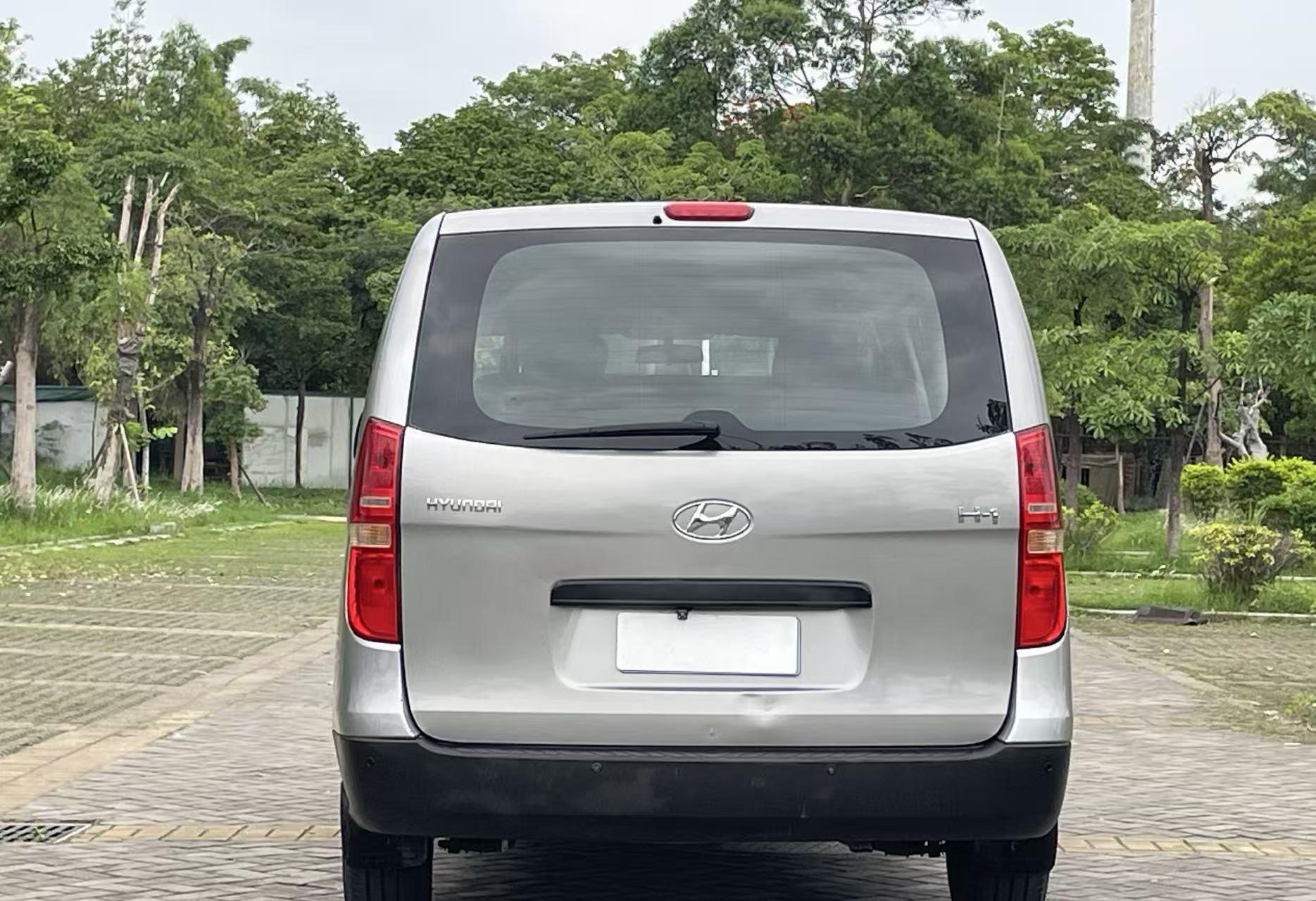 Hyundai H-1 2011 thumb 3