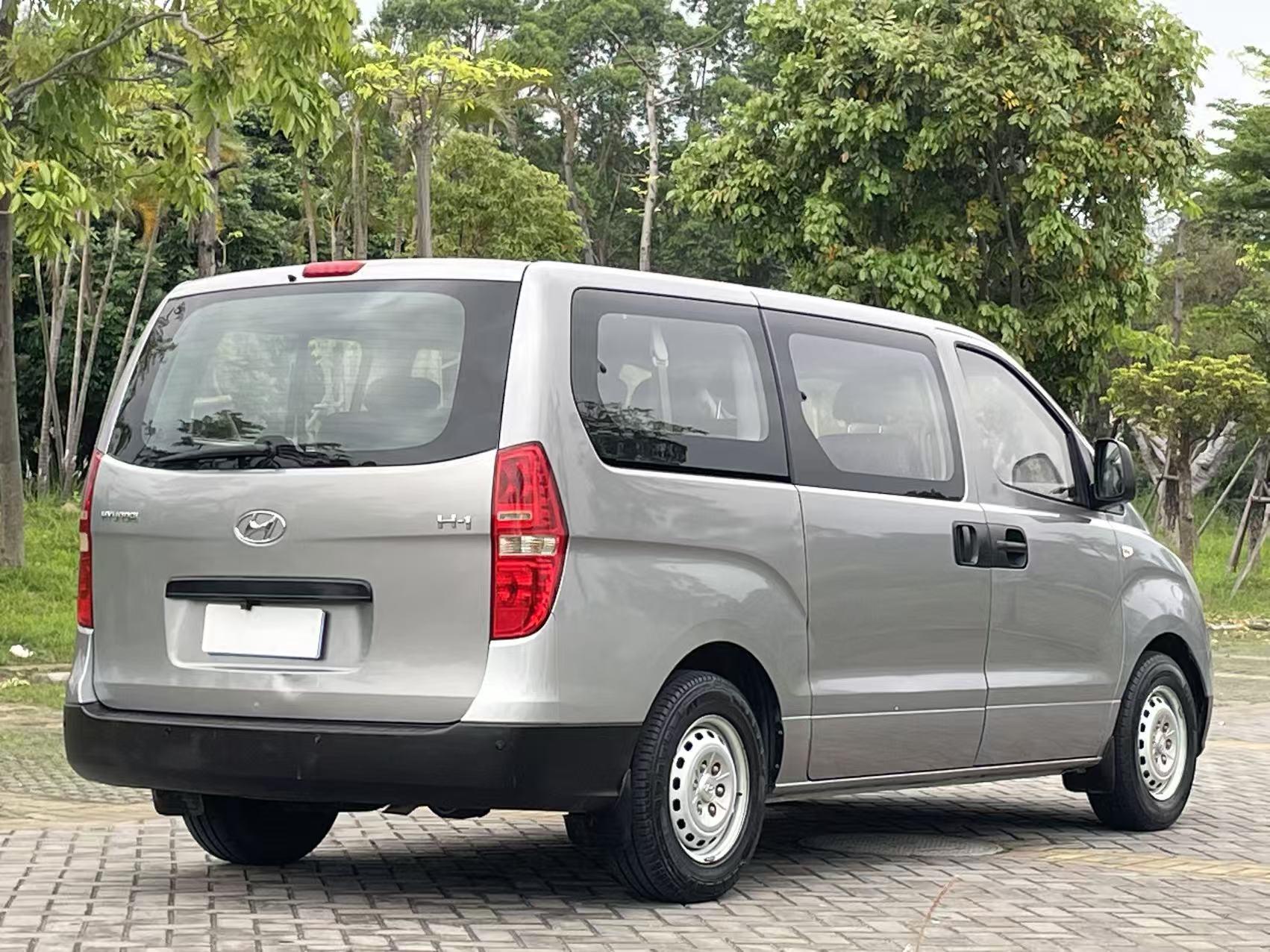 Hyundai H-1 2011 thumb 4