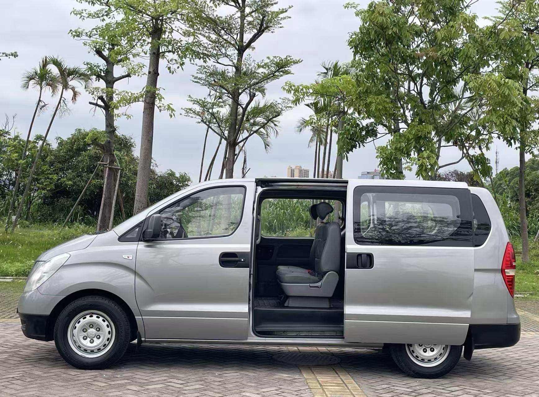 Hyundai H-1 2011 thumb 5
