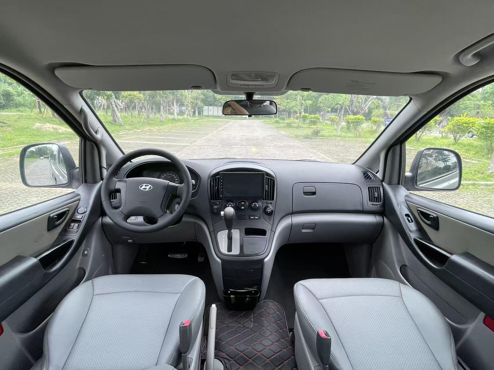 Hyundai H-1 2011 thumb 6