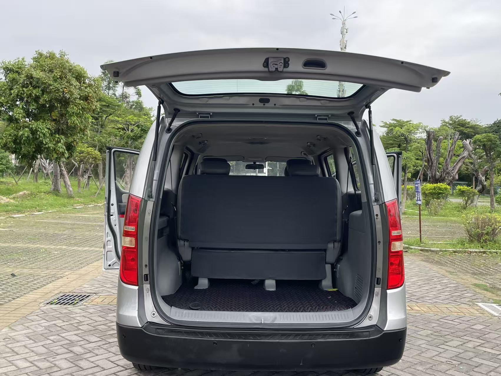 Hyundai H-1 2011 thumb 9