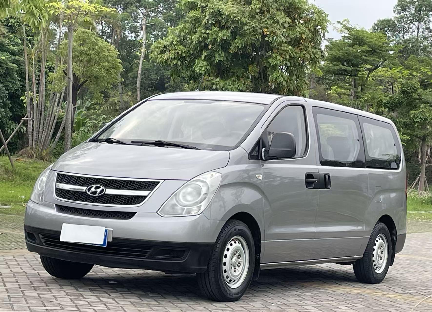 Hyundai H-1 2011 thumb 10