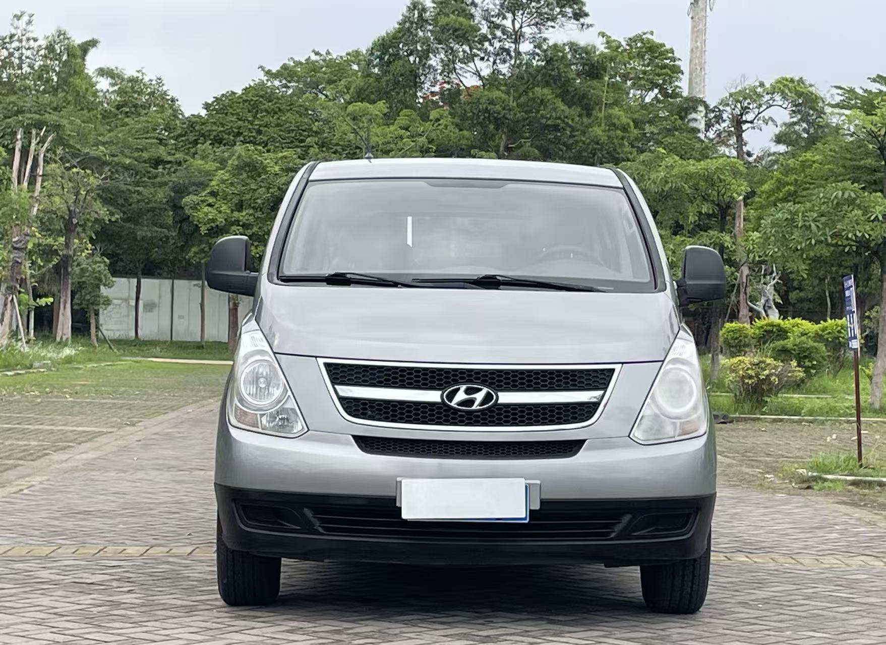 Hyundai H-1 2011 thumb 11