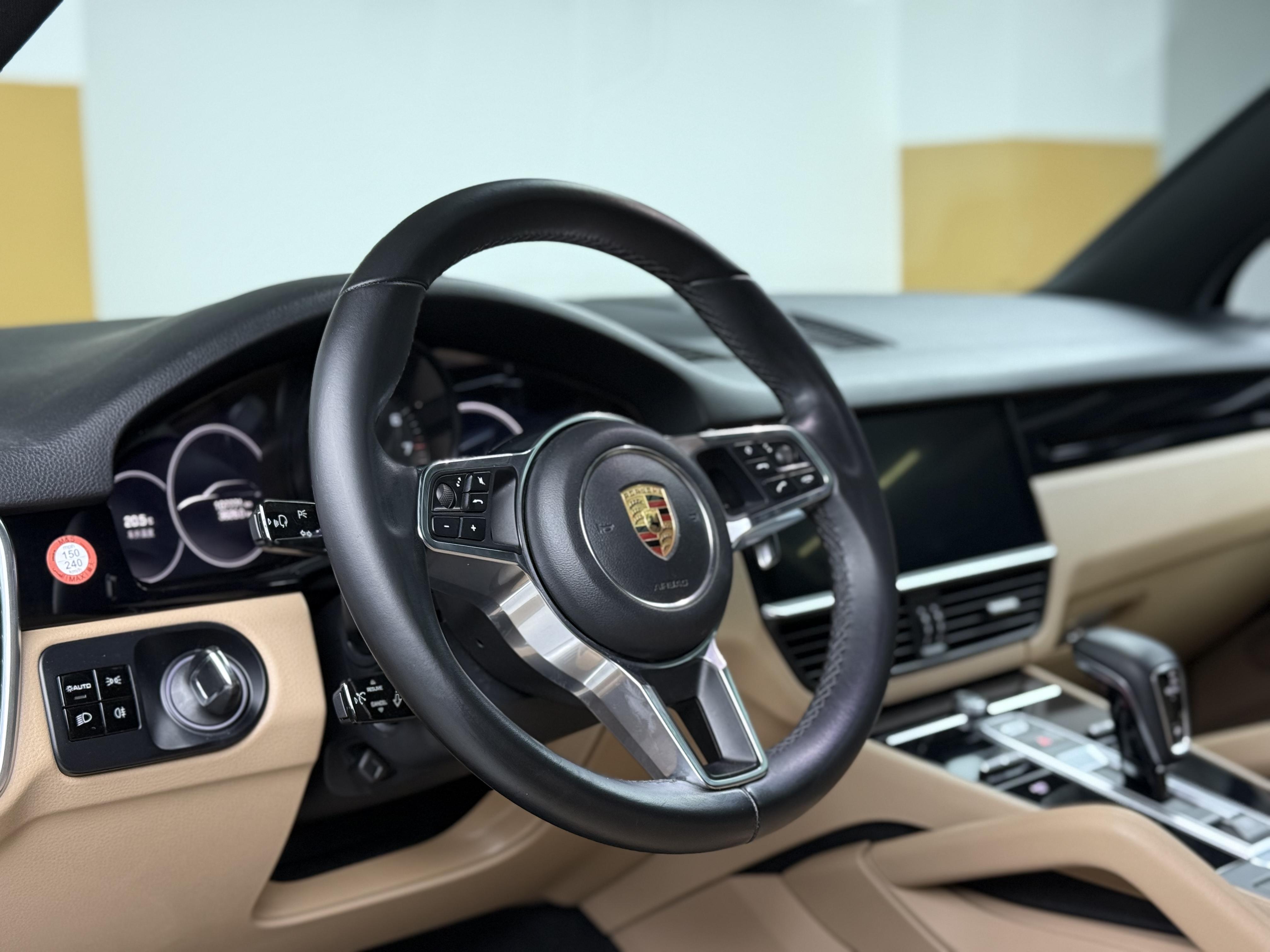 Porsche Cayenne 2018 thumb 10