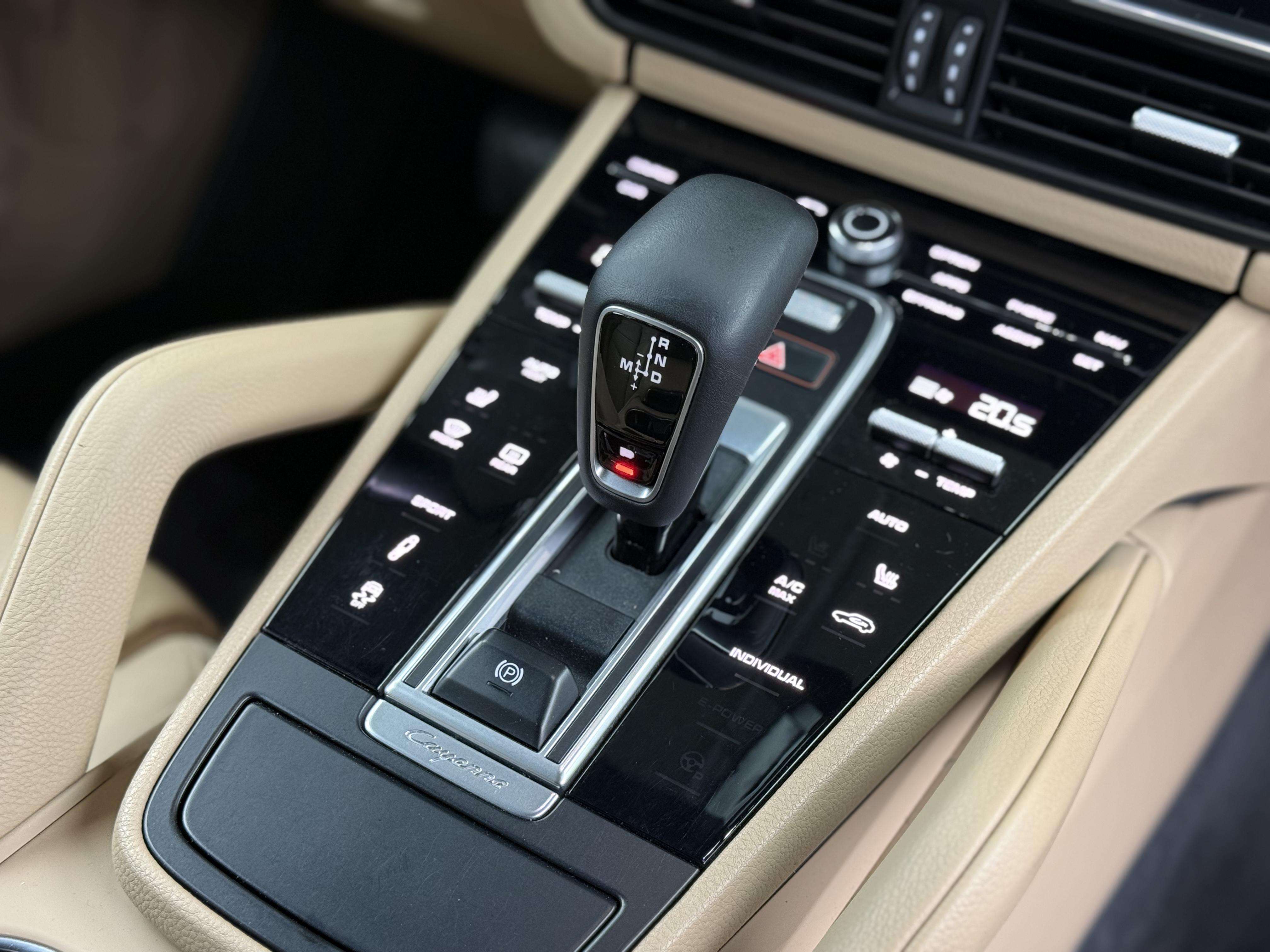 Porsche Cayenne 2018 thumb 11