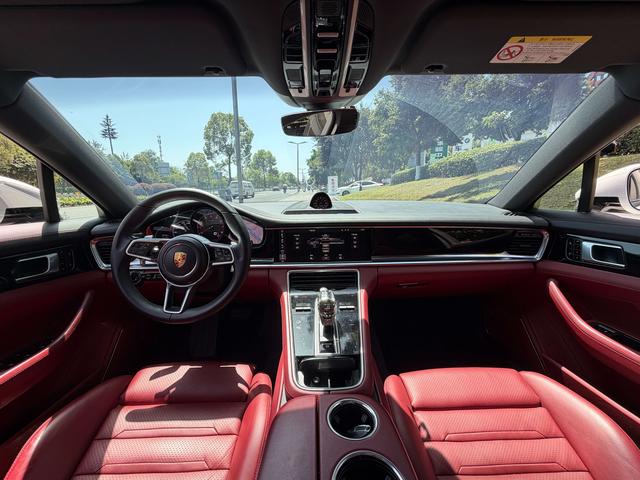 Porsche Panamera 2017 thumb 5