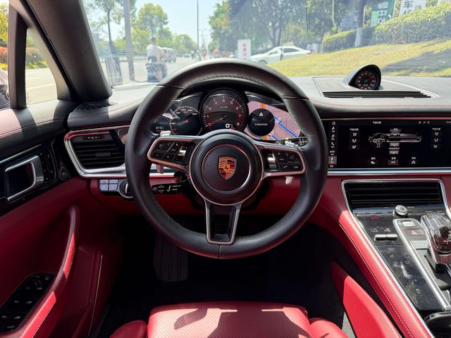 Porsche Panamera 2017 thumb 6
