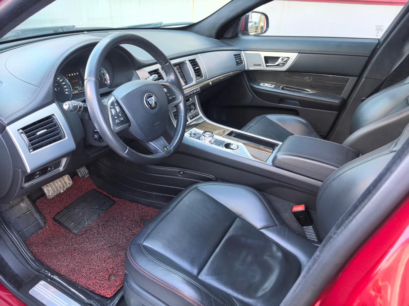 Jaguar XF 2014 thumb 7