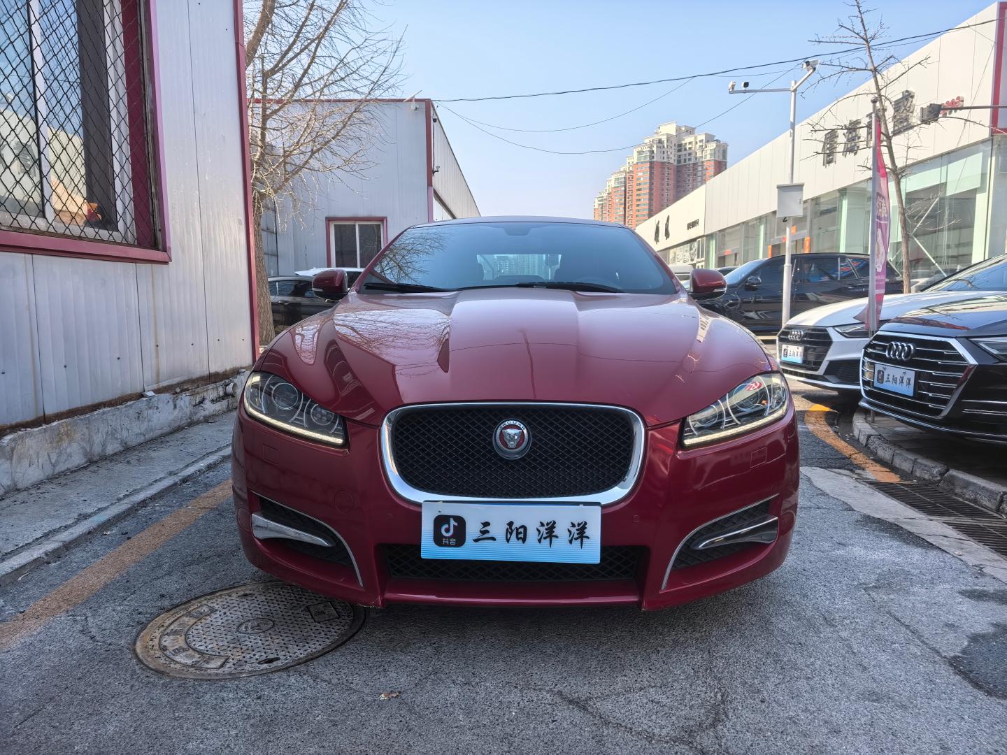 Jaguar XF 2014 thumb 10