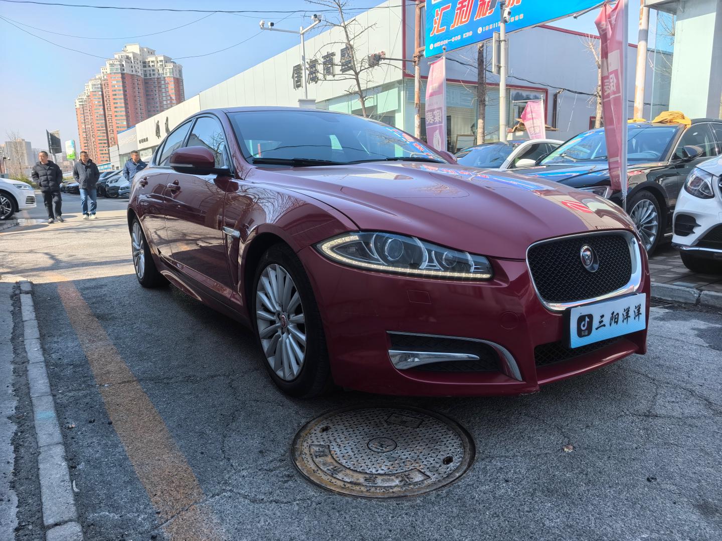 Jaguar XF 2014 thumb 11