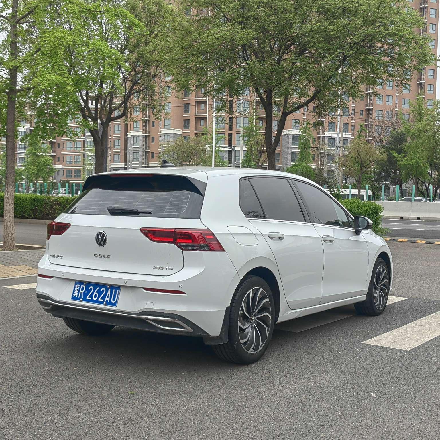 Volkswagen Golf Sportsvan 2023 thumb 4
