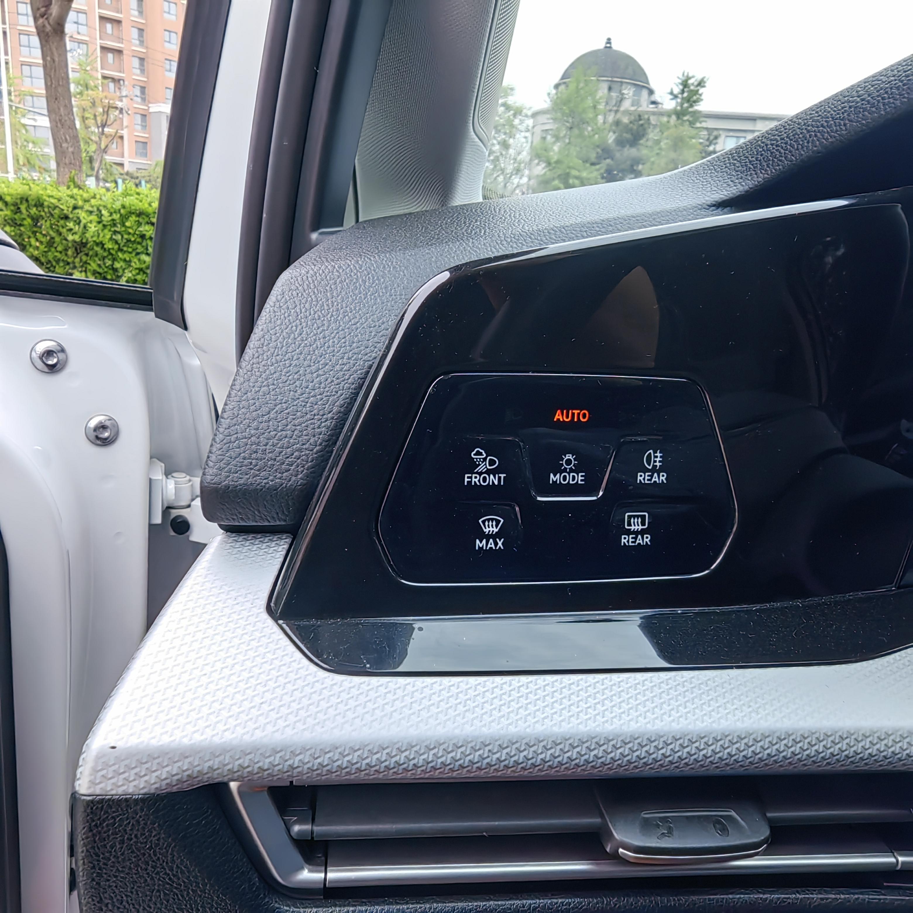Volkswagen Golf Sportsvan 2023 thumb 6