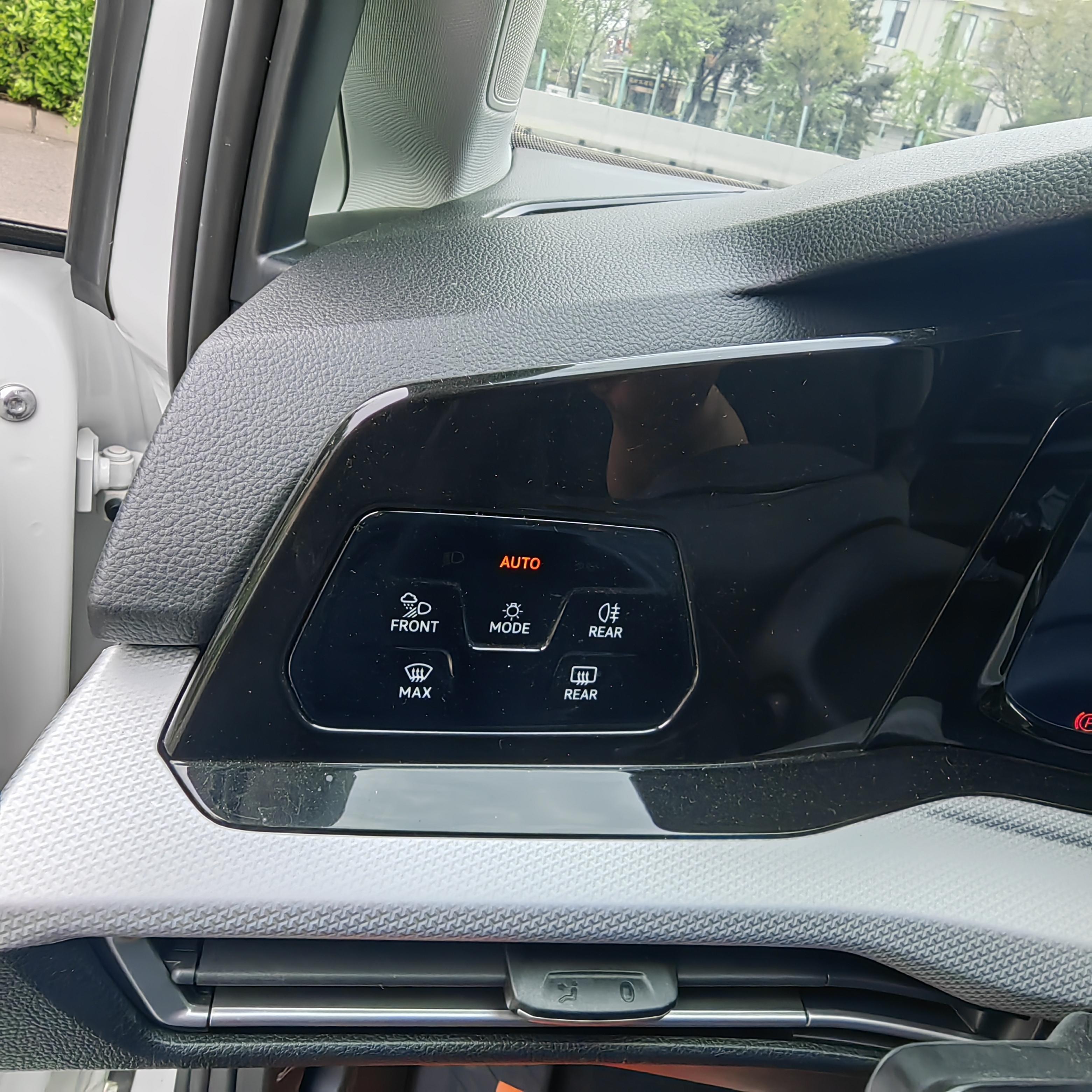 Volkswagen Golf Sportsvan 2023 thumb 8