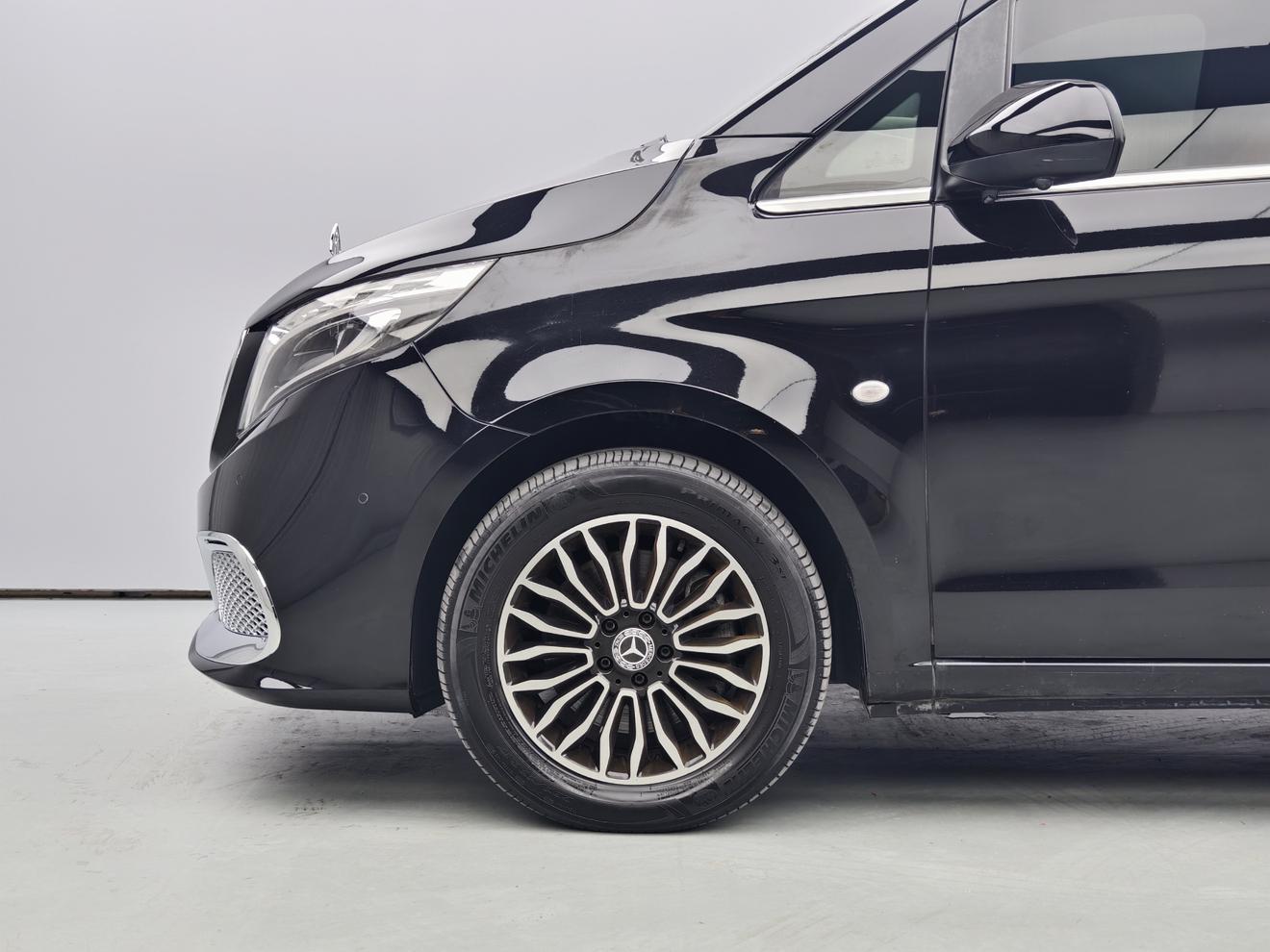 Mercedes-Benz Wei Ting 2018 thumb 7