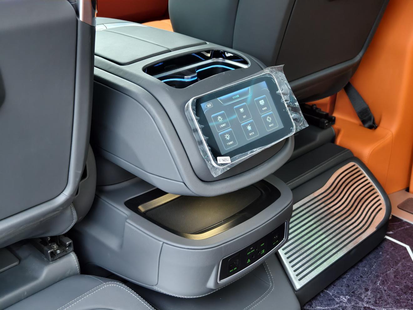 Mercedes-Benz Wei Ting 2018 thumb 9