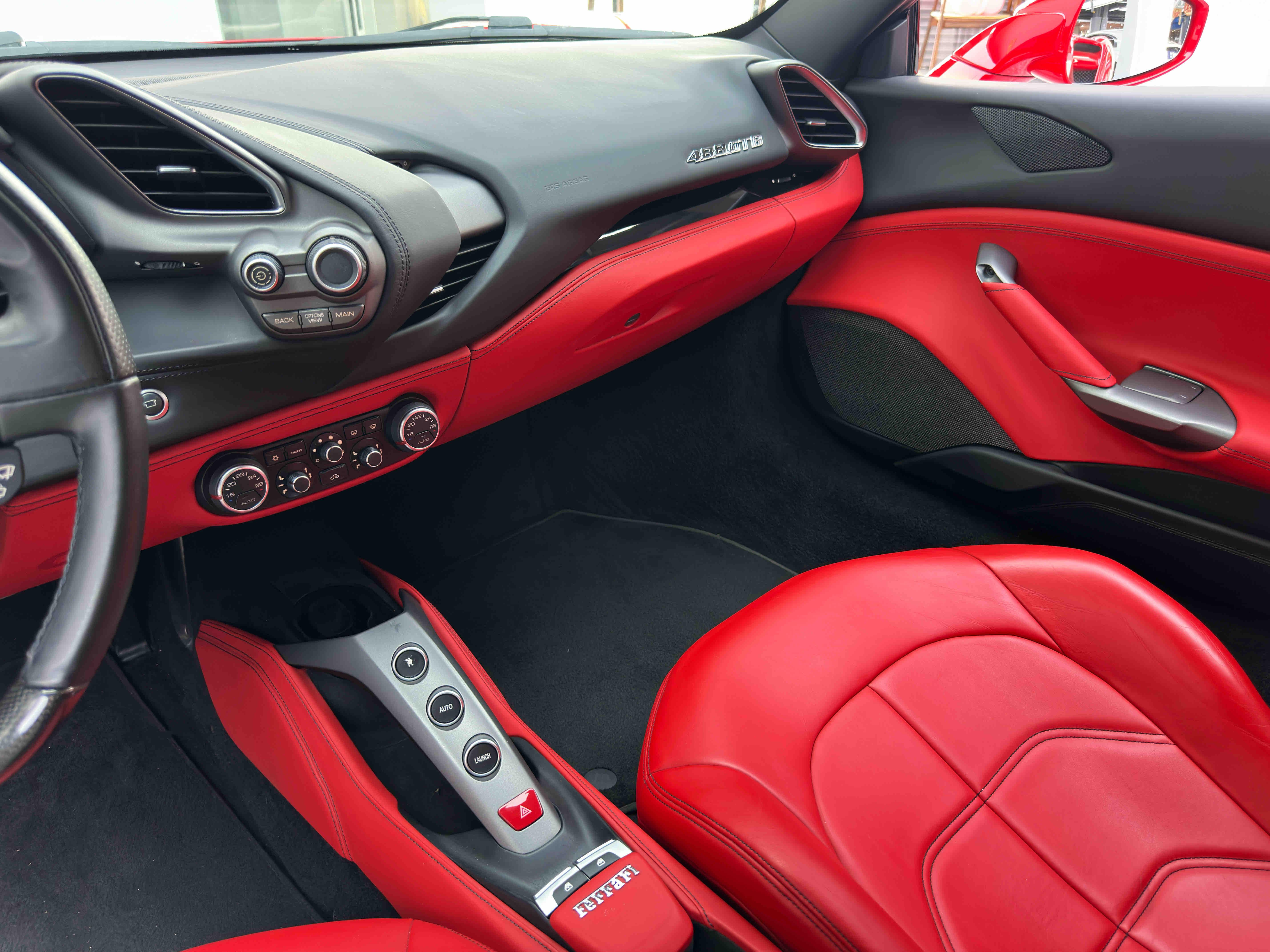 Ferrari 488 2015 thumb 8