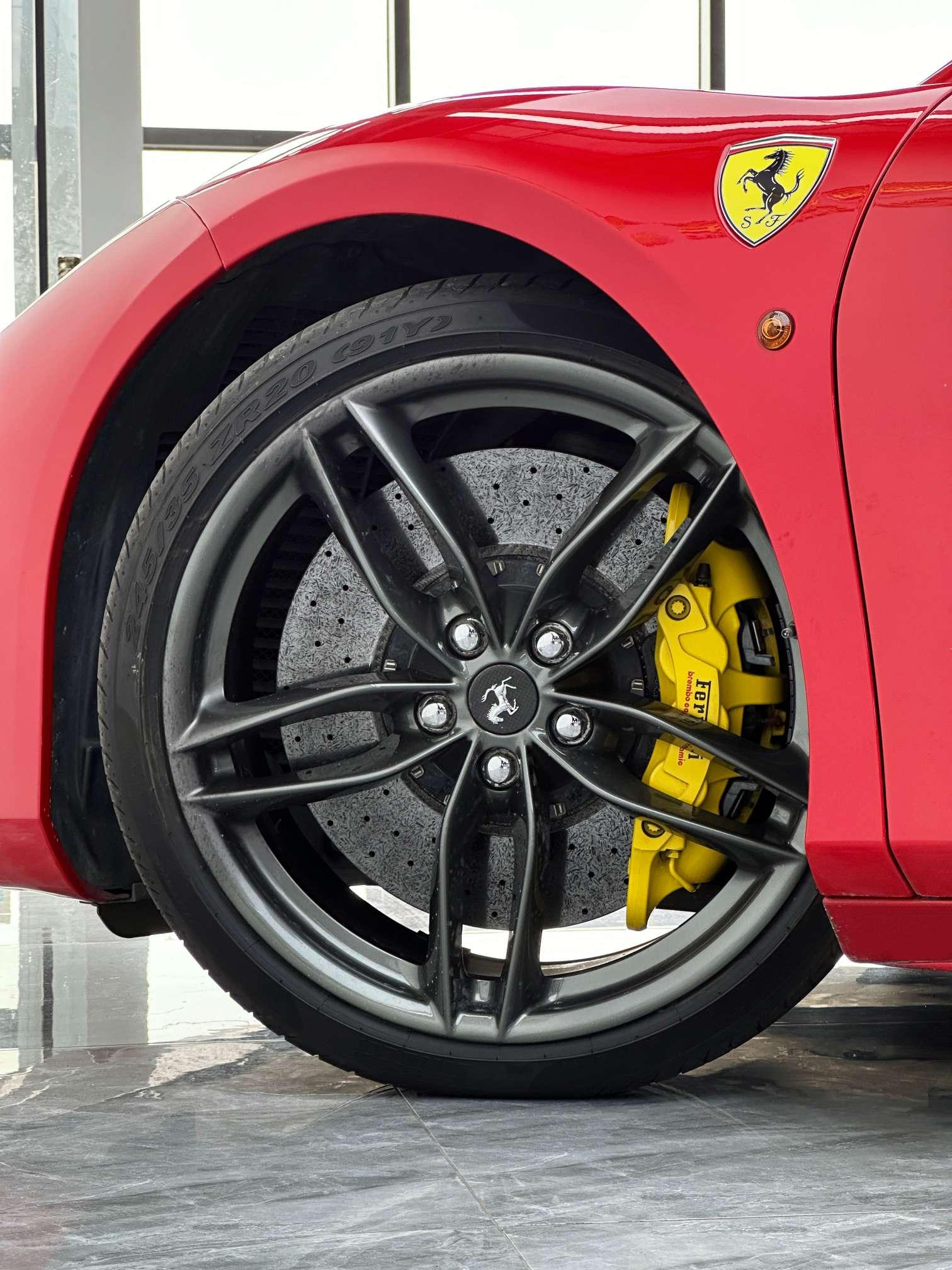 Ferrari 488 2015 thumb 11