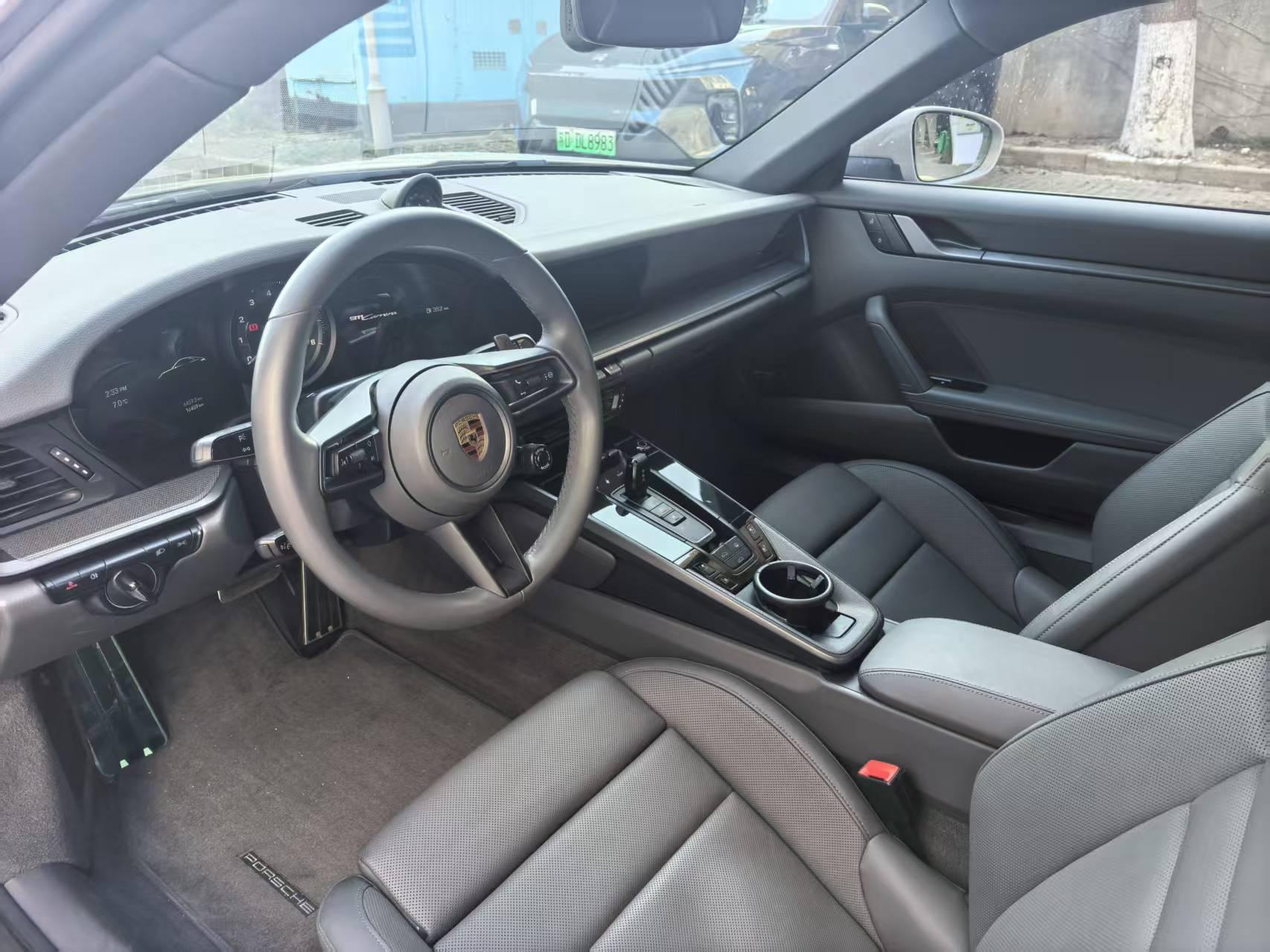 Porsche 911 2022 thumb 7