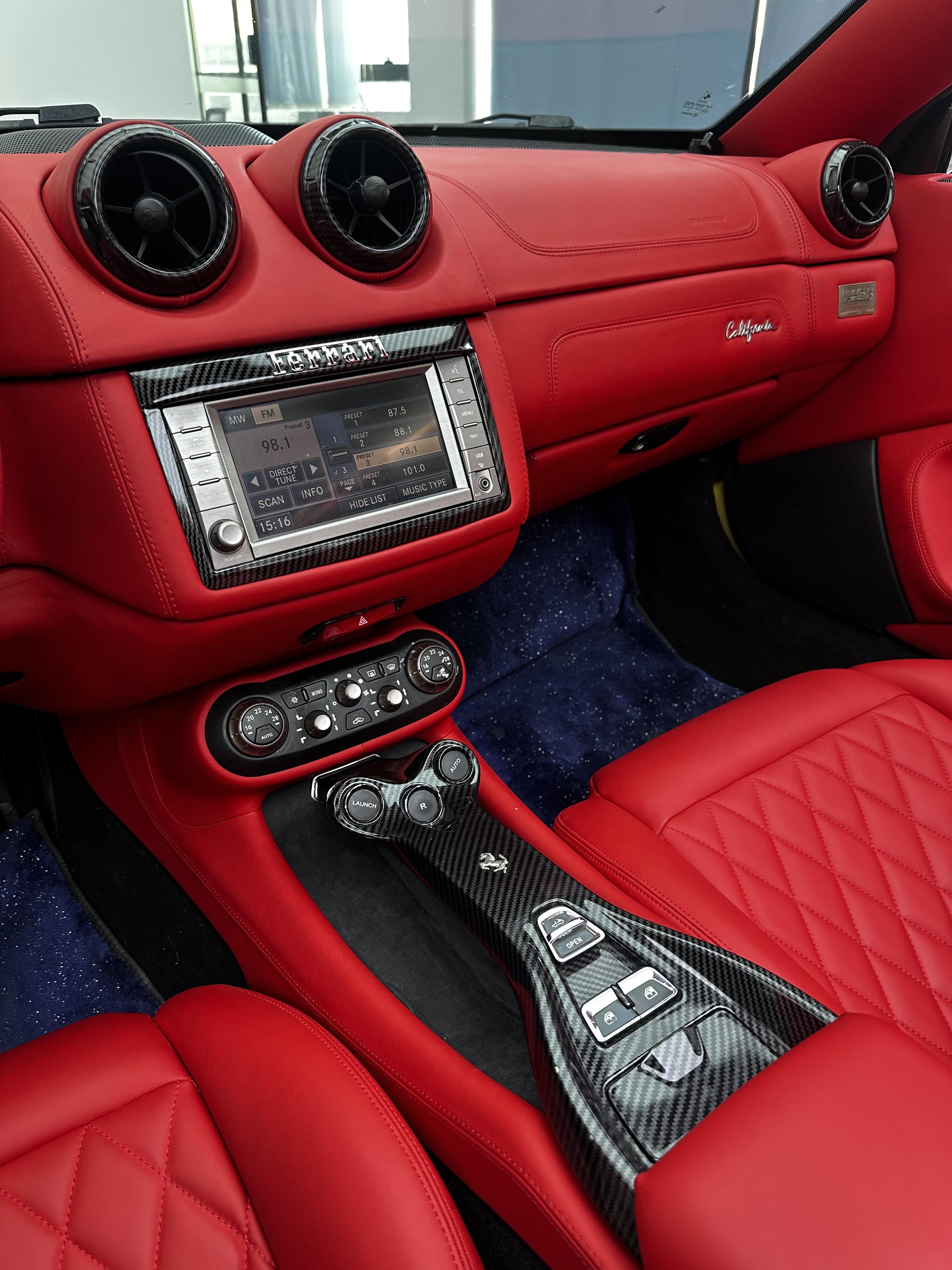 Ferrari California T 2009 thumb 10