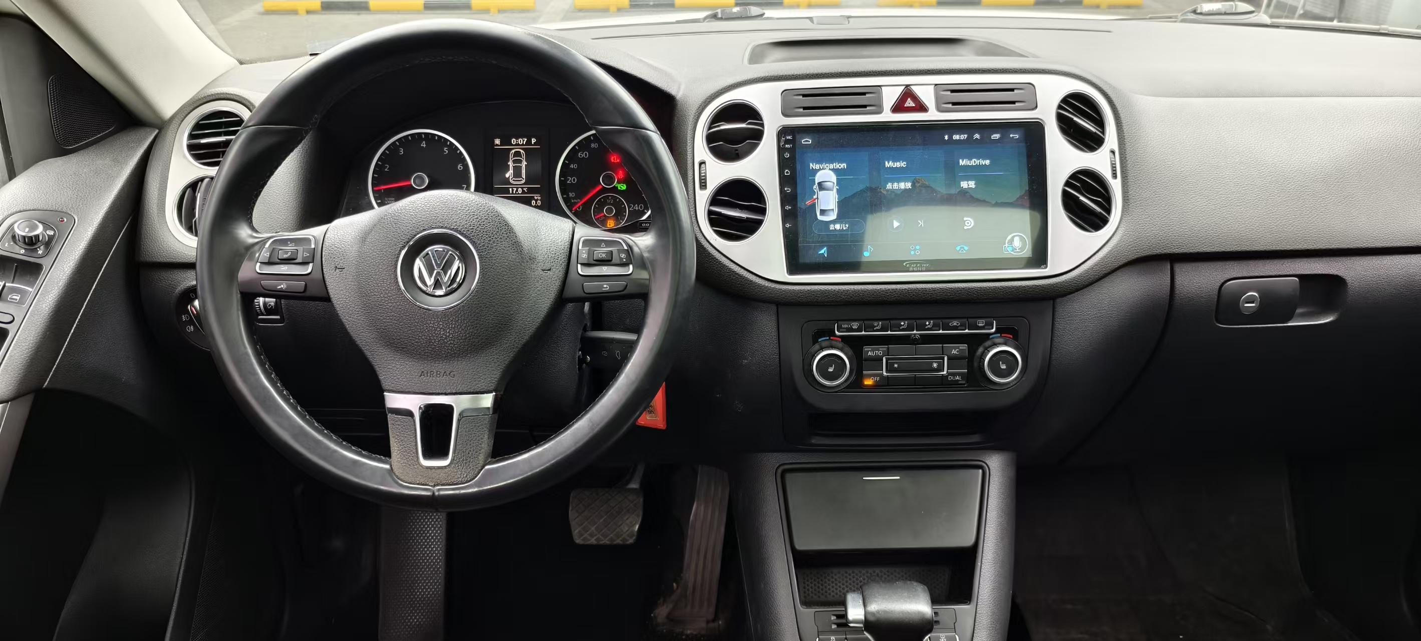 Volkswagen Tiguan 2012 thumb 12
