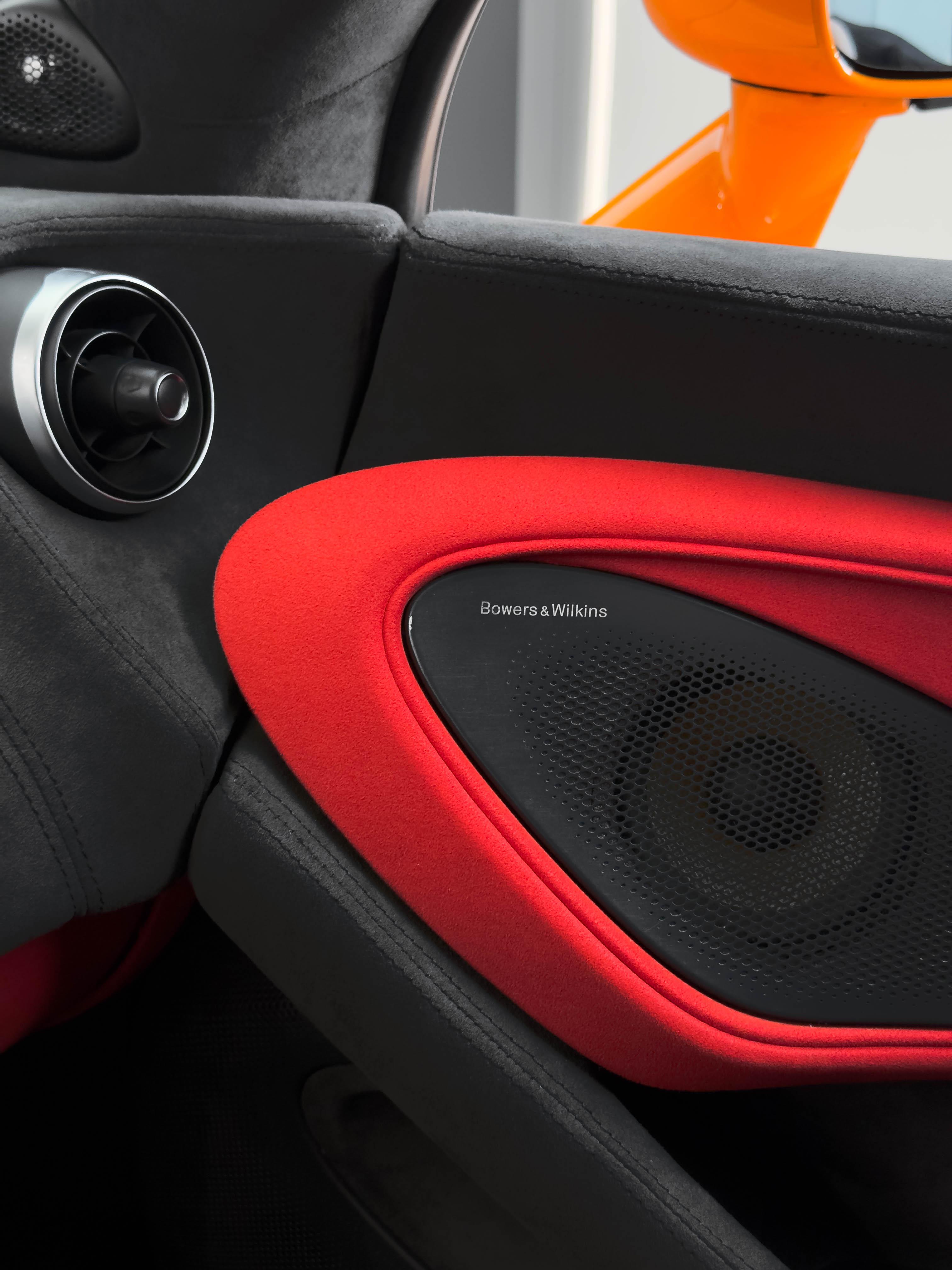 McLaren 570S 2015 thumb 12