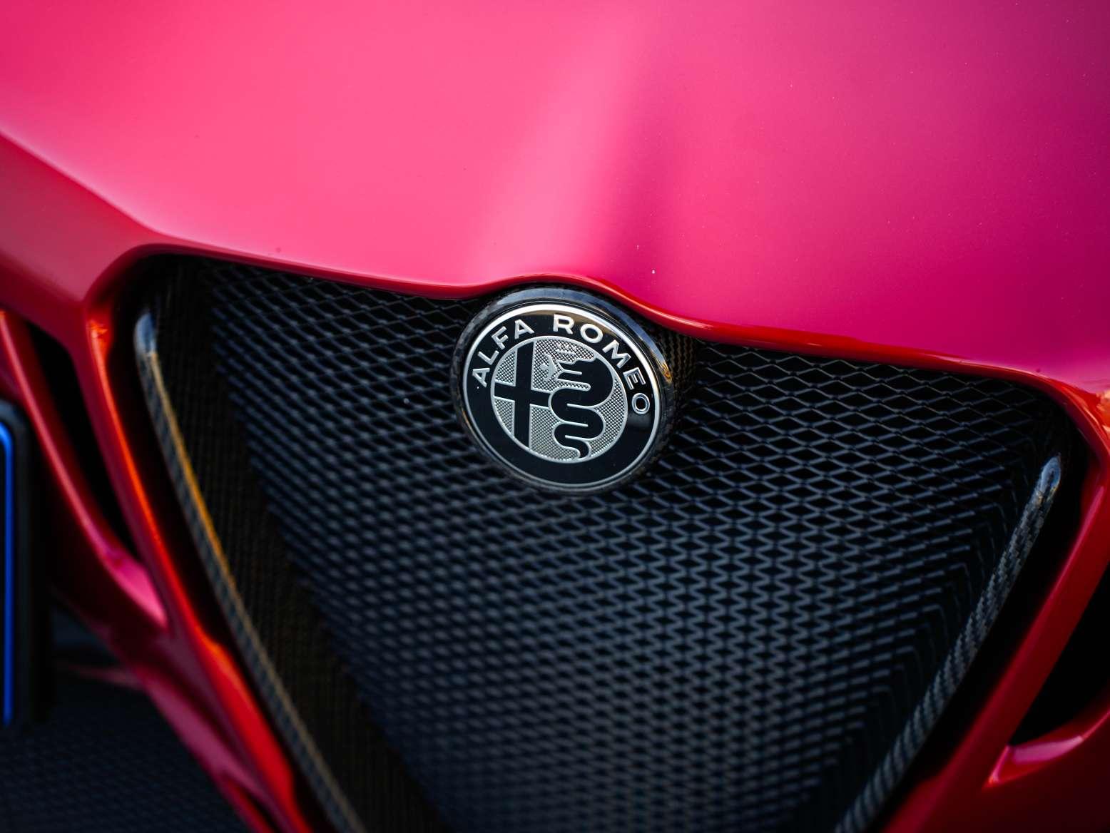 Alfa Romeo Giulia 2022 thumb 5
