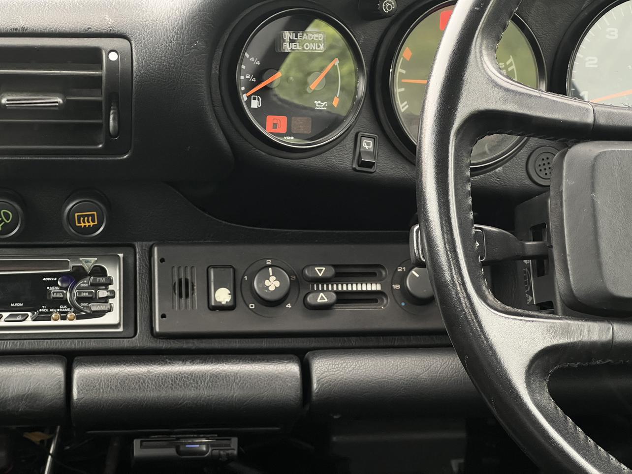 Porsche 911 1990 thumb 8