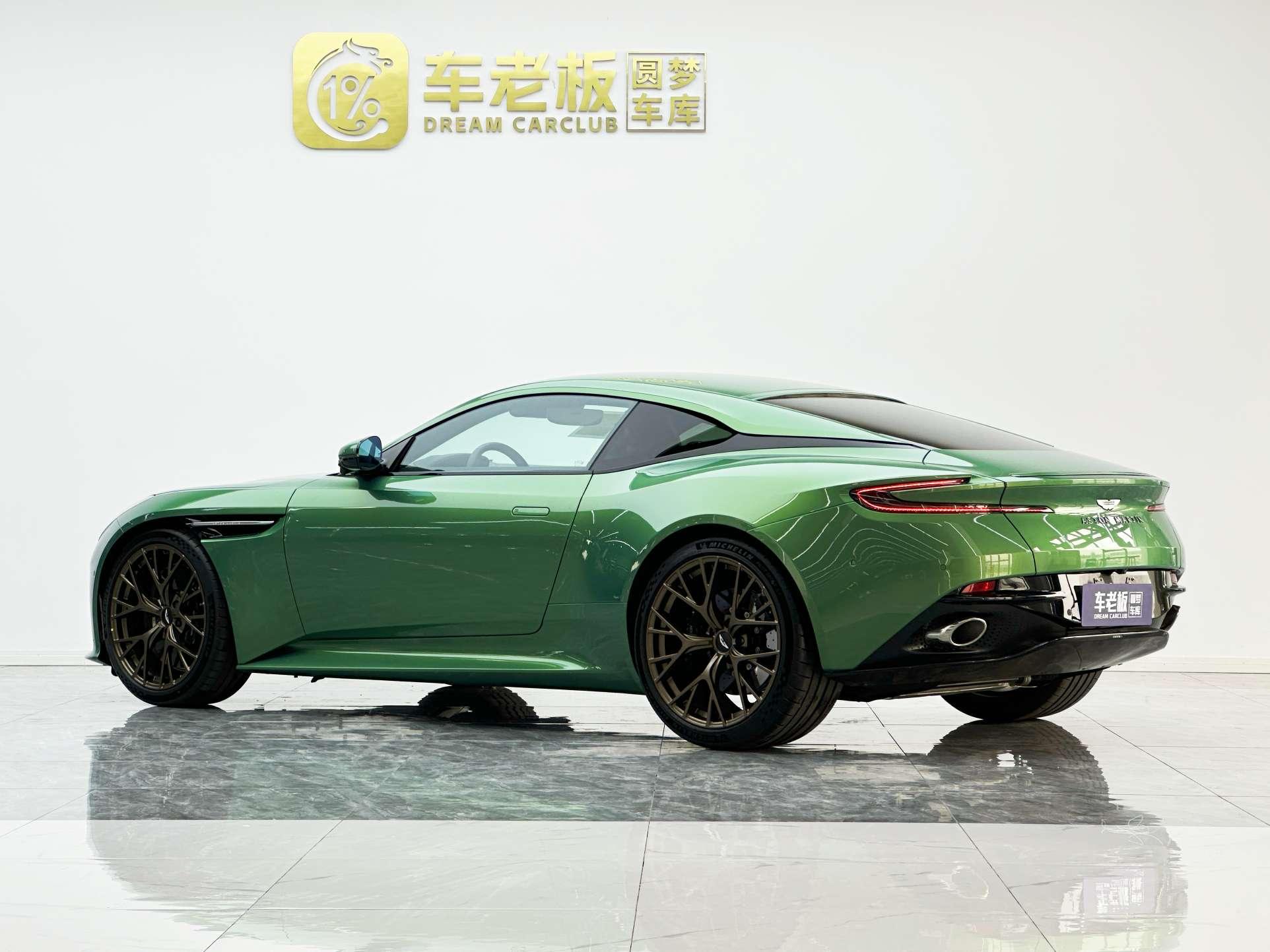 Aston Martin DB12 2024 thumb 2